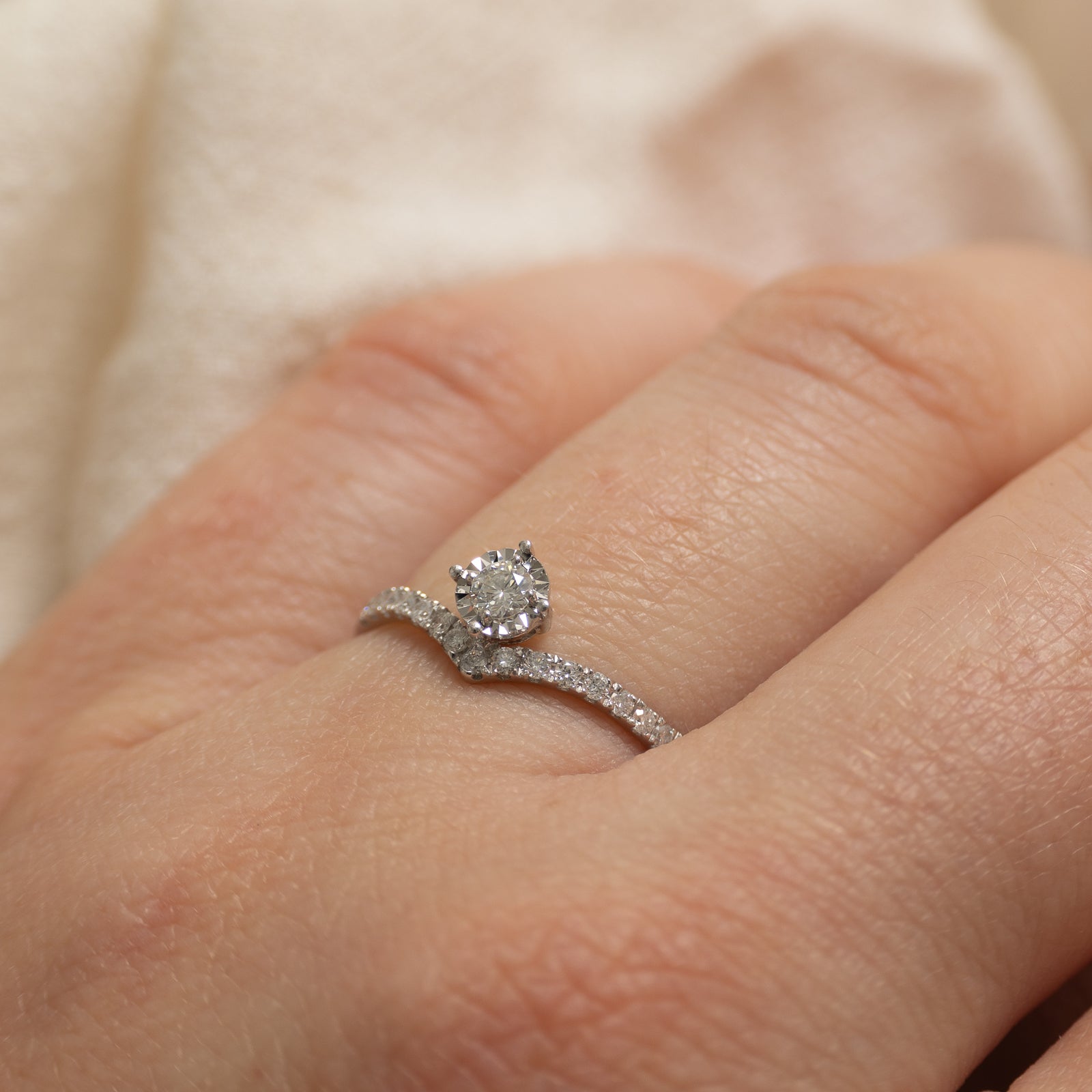 18k Illusion Set Diamond Chevron Ring | 0.26ctw | SZ 6