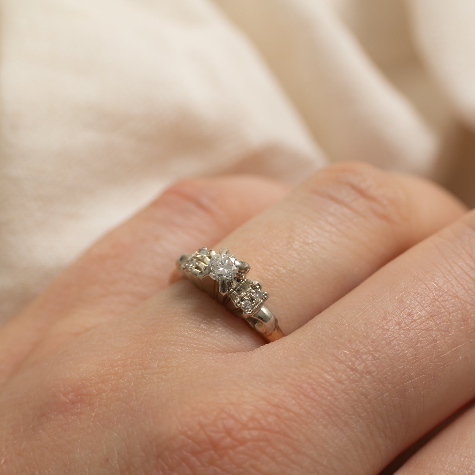 Two Tone Diamond Grooved Ring | 0.23ctw | SZ 6.25