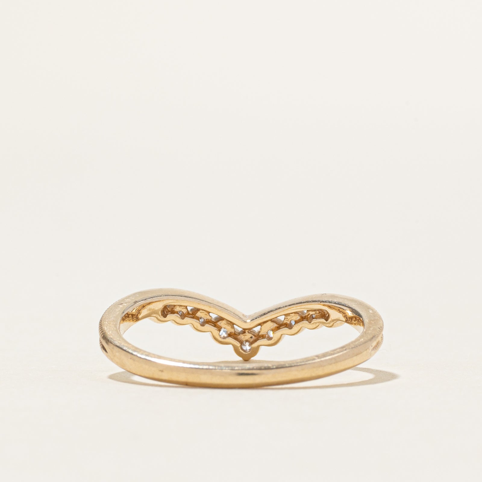 10k Diamond Milgrain Chevron Ring | 0.15ctw | SZ 7