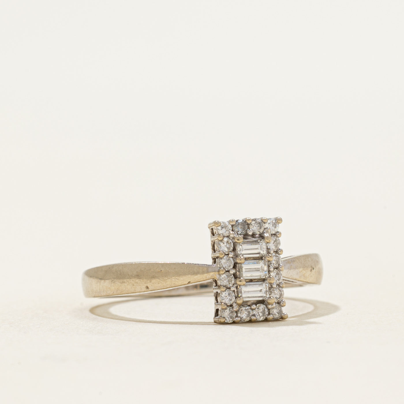 14k Baguette Cut Diamond Halo Ring | 0.26ctw | SZ 8