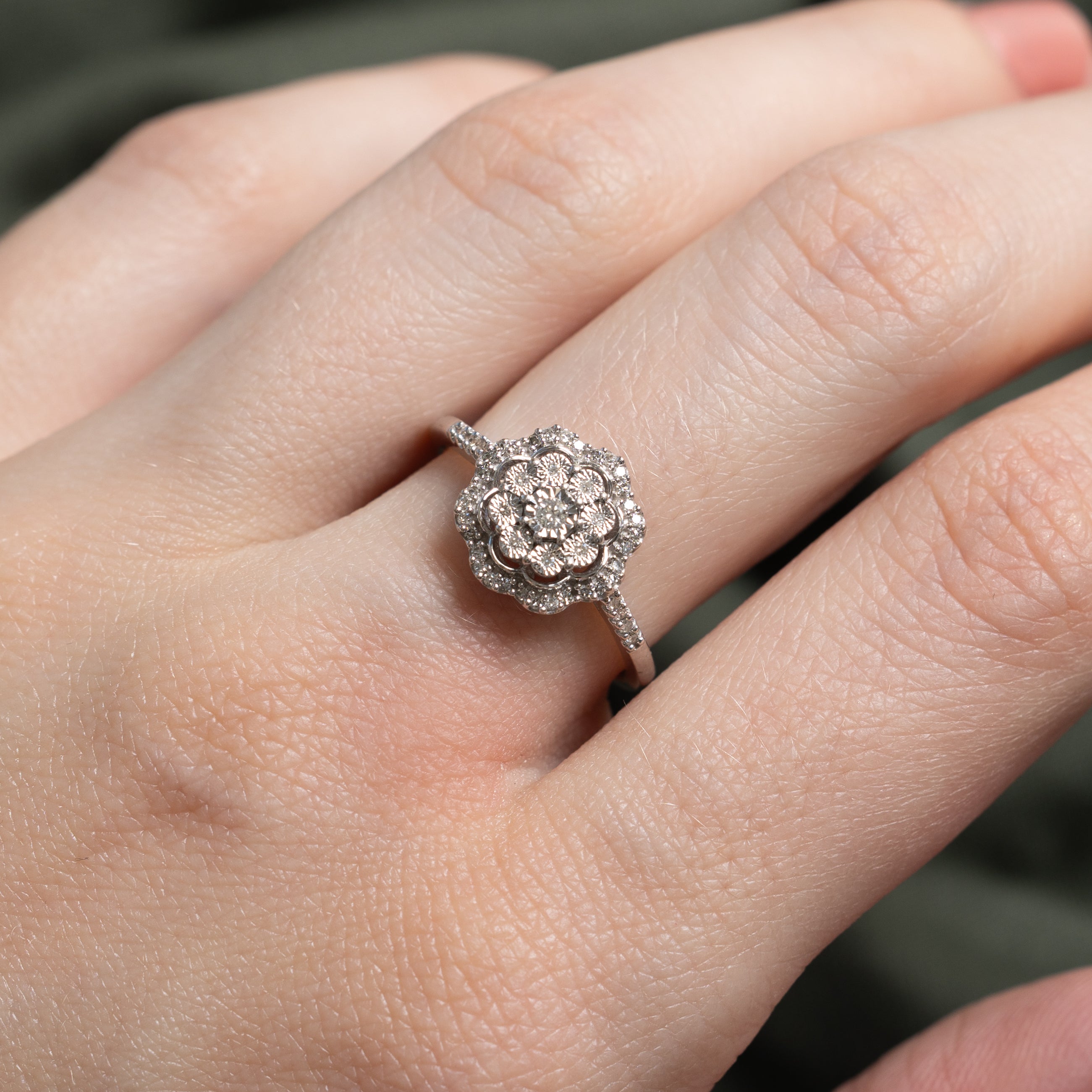 Illusion Set Diamond Cocktail Ring | 0.16ctw | SZ 6.5