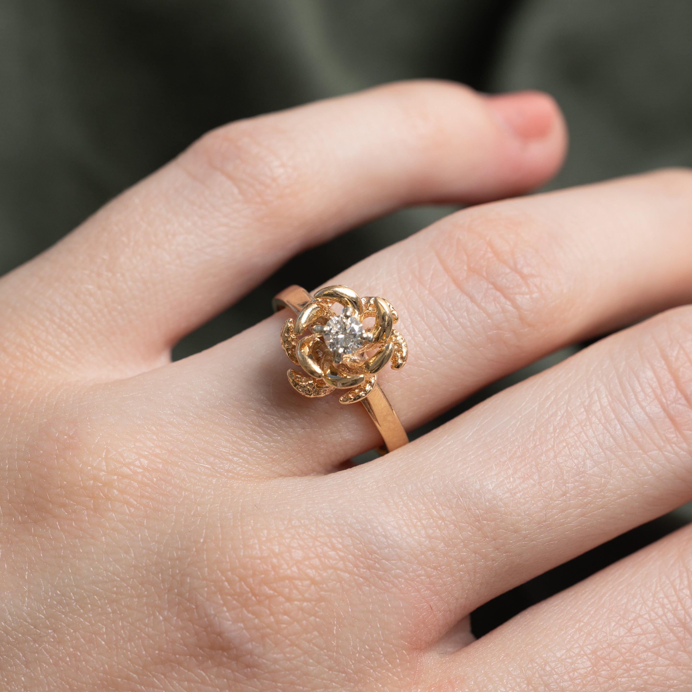 14k Diamond Textured Floral Ring | 0.20ct | SZ 7