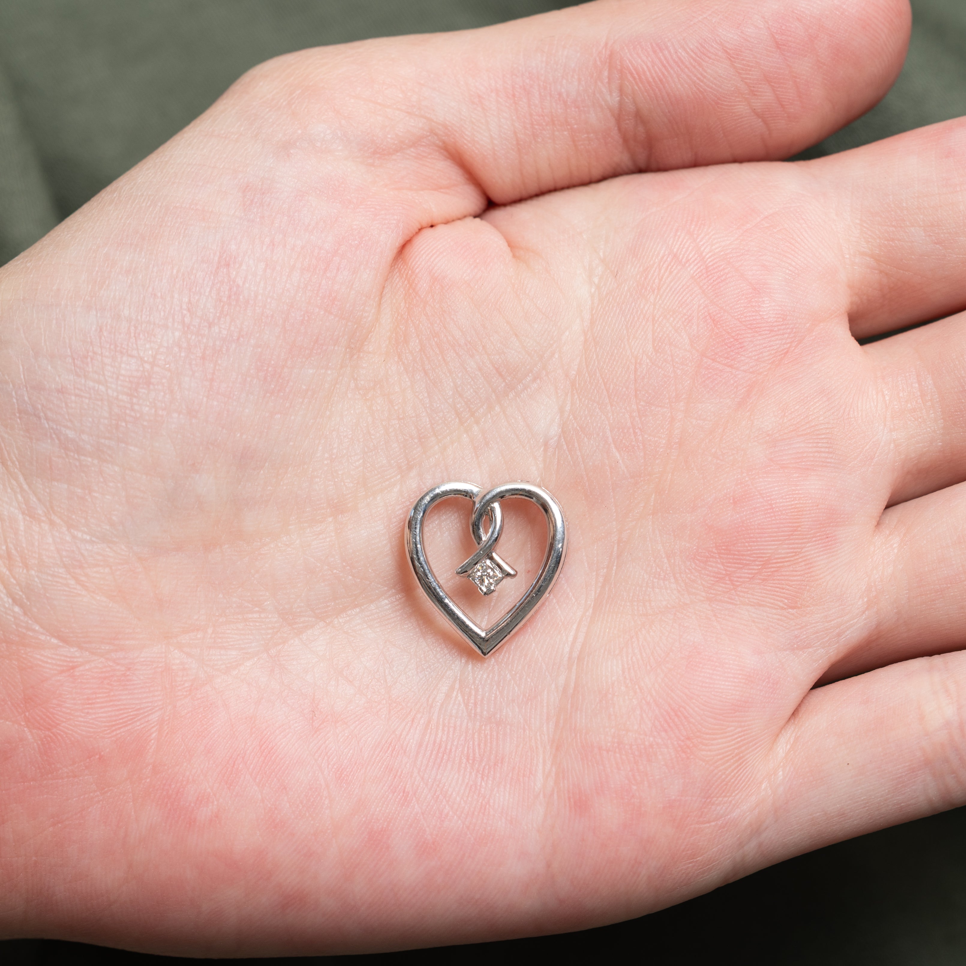 Diamond Twisted Heart Pendant | 0.10ct