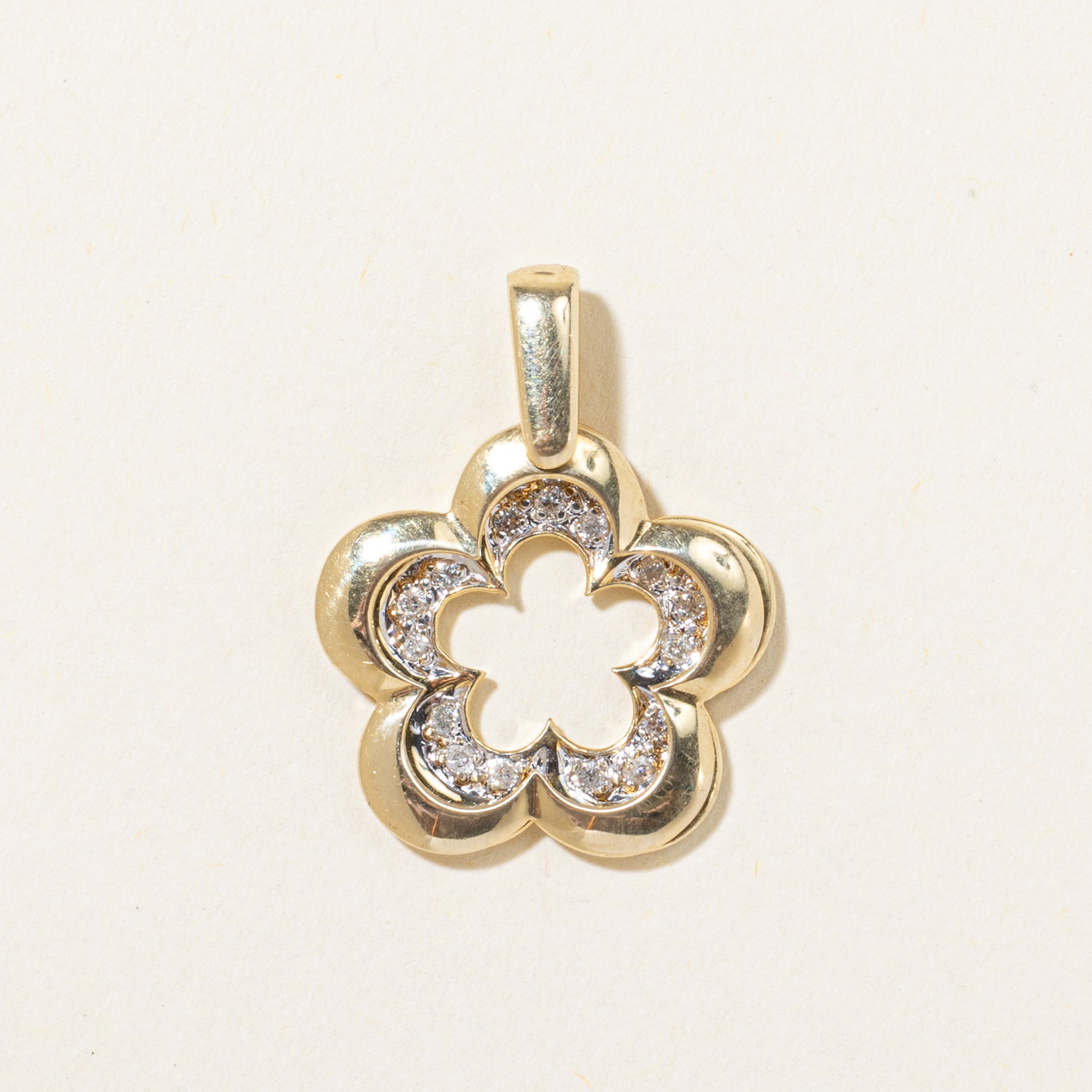 Diamond Flower Pendant | 0.15ctw