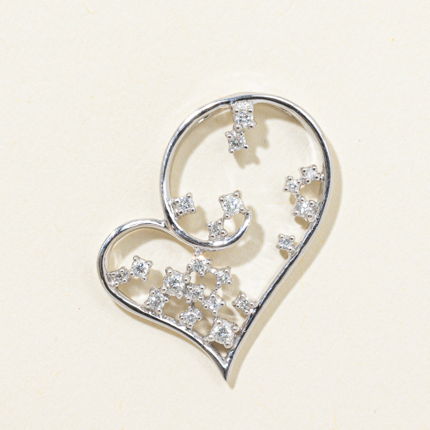 Pendentif cœur oblong ouvert en diamant | 0,29 ct