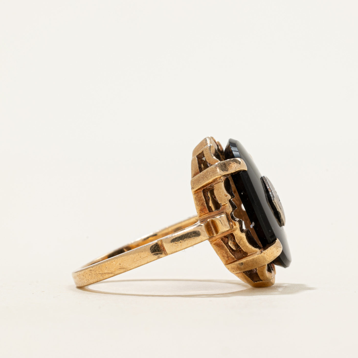 Onyx & Diamond Grooved Ring | 3.75ct, 0.005ct | SZ 6.75
