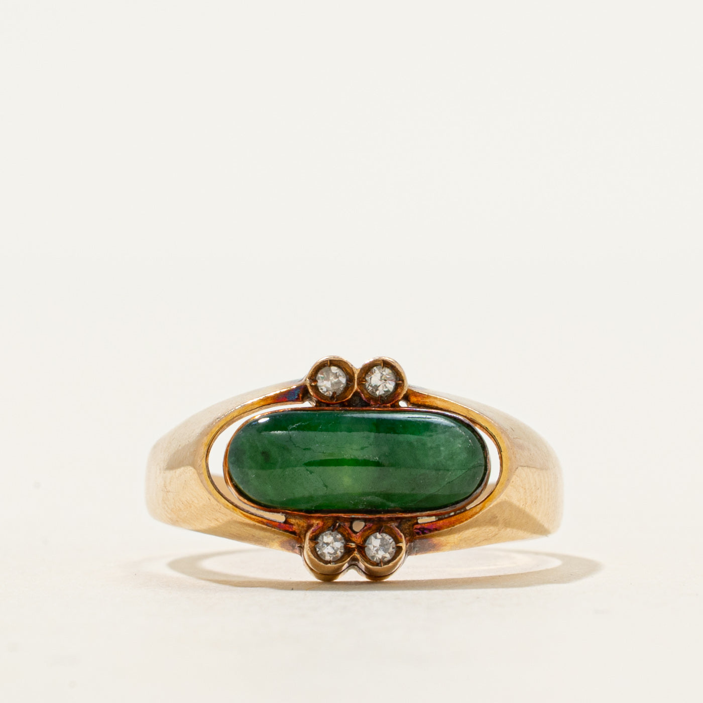 Bague East West en jadéite et diamants | 1,03 ct, 0,02 ct au total | Taille 7,25