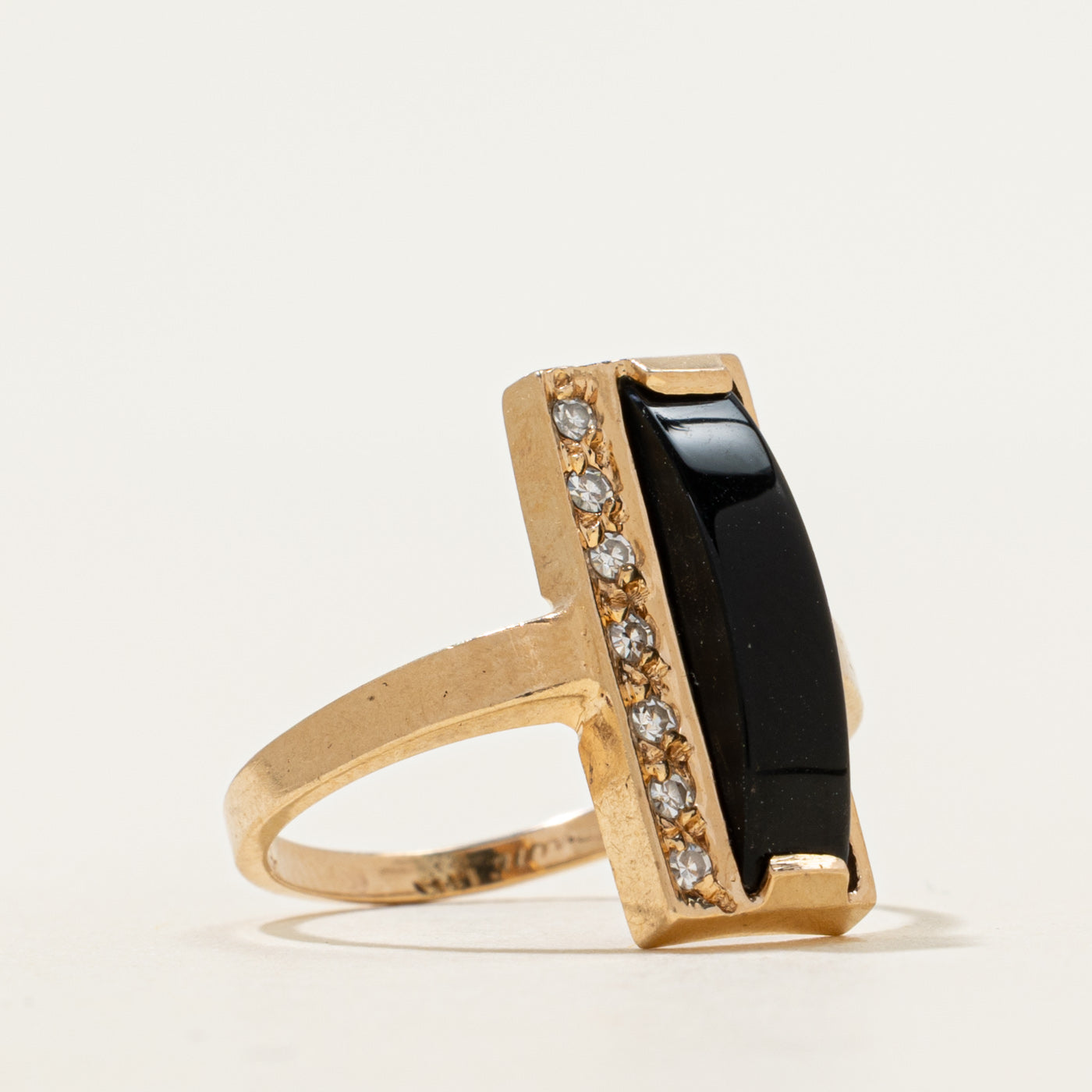 Cabochon Onyx & Diamond Column Ring | 1.30ct, 0.07ctw | SZ 6