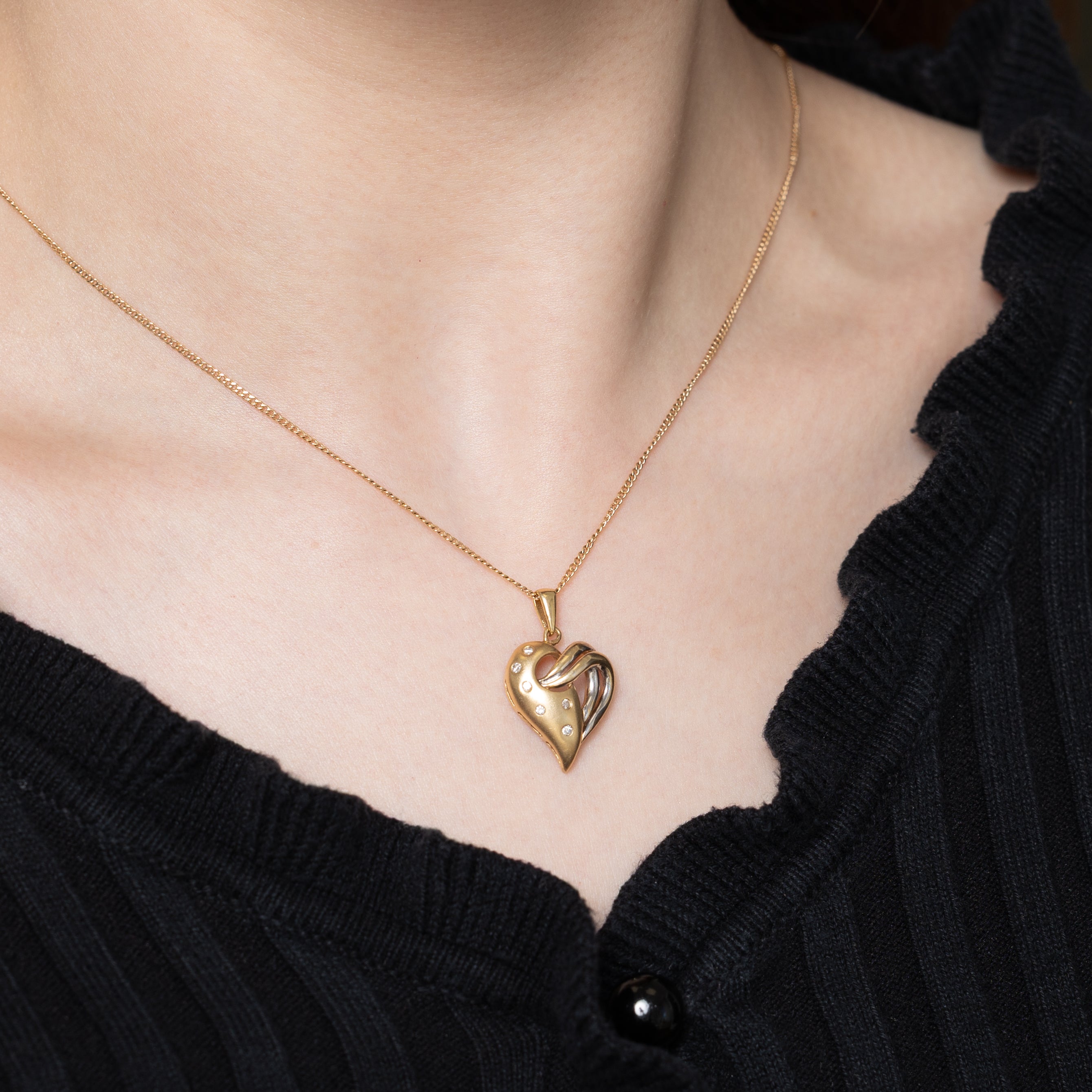 Scattered Diamond Openwork Heart Pendant | 0.07ctw