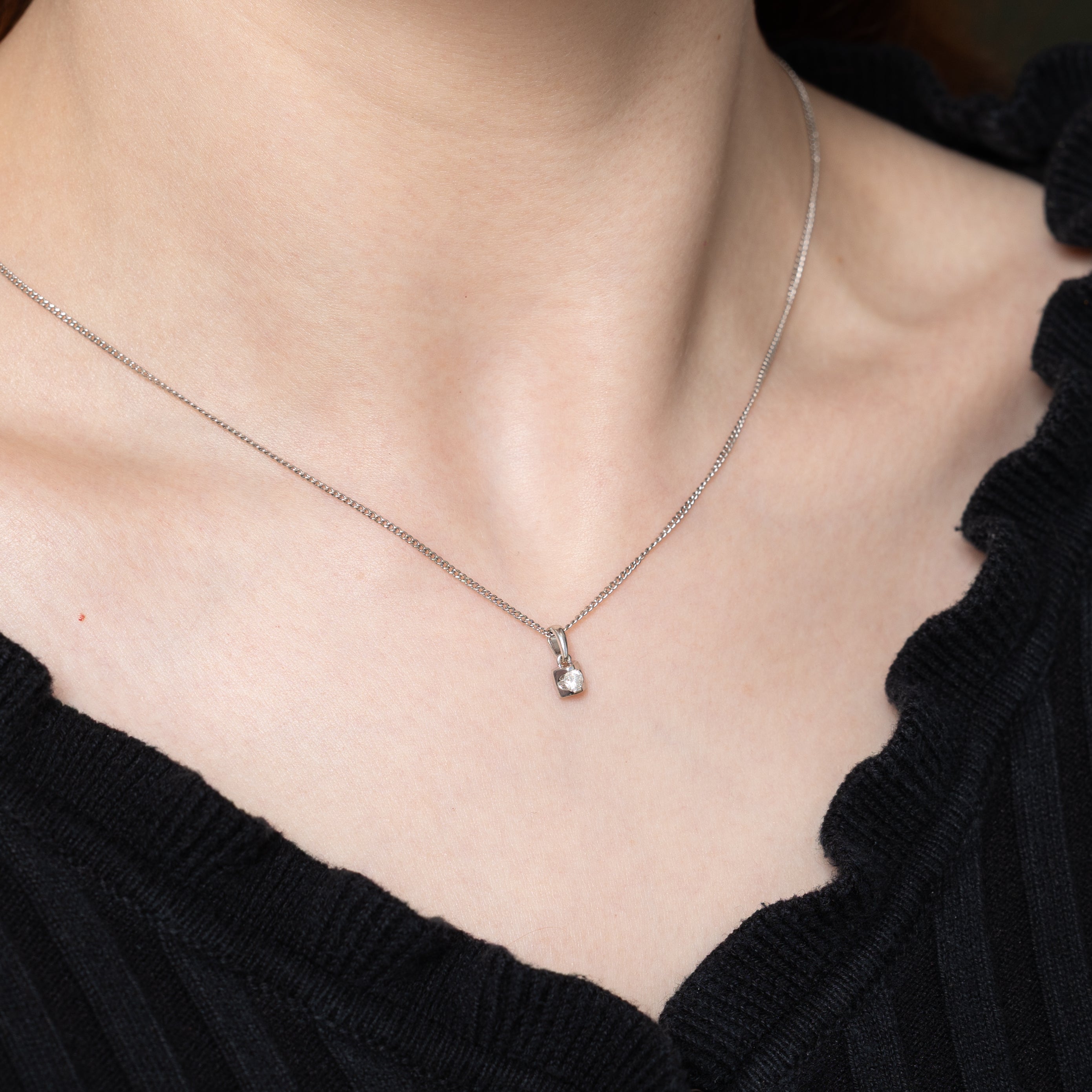 18k Solitaire Diamond Pendant | 0.11ct