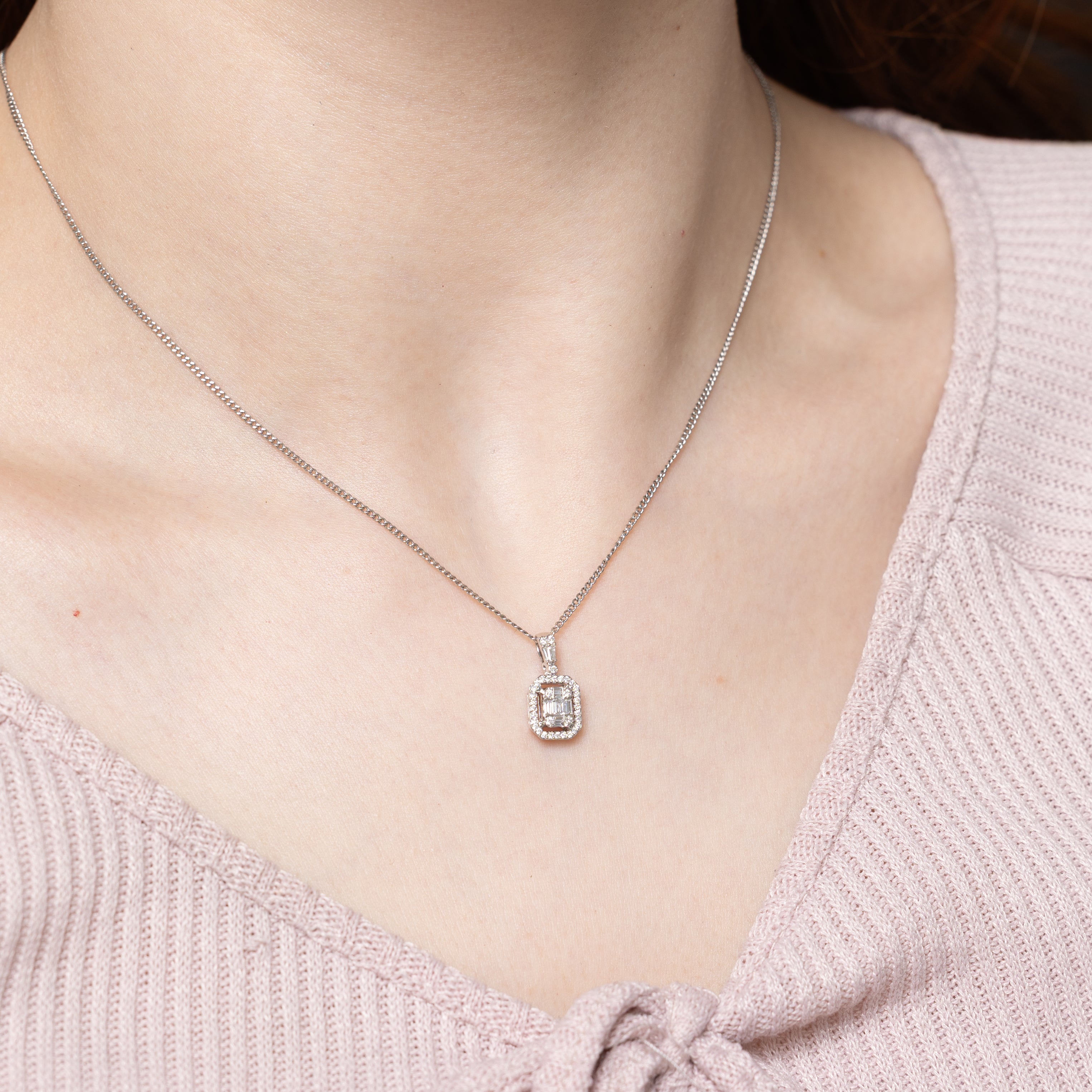 18k Baguette Cut Diamond Halo Pendant | 0.25ctw