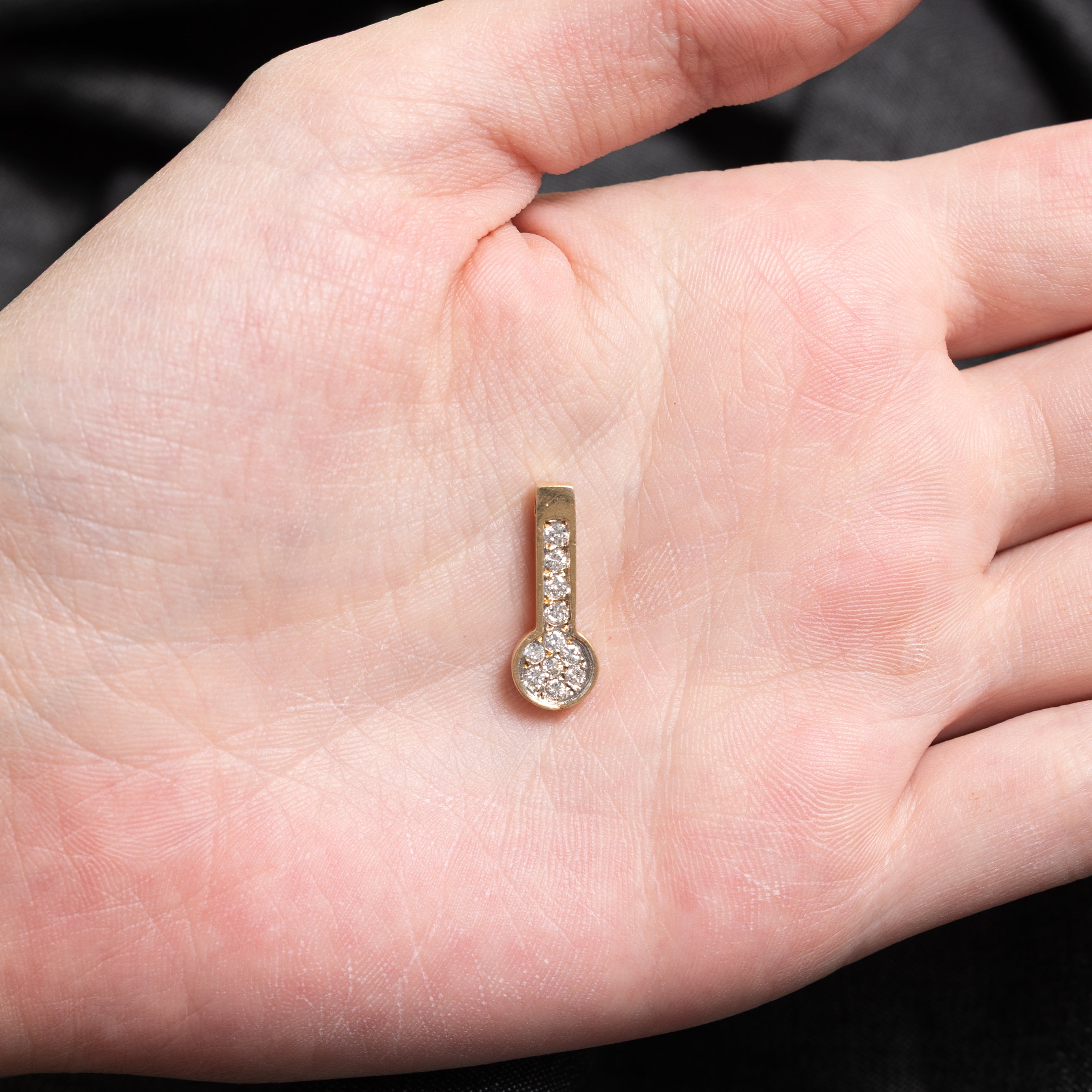 Diamond Plain Thermometer Pendant | 0.25ctw