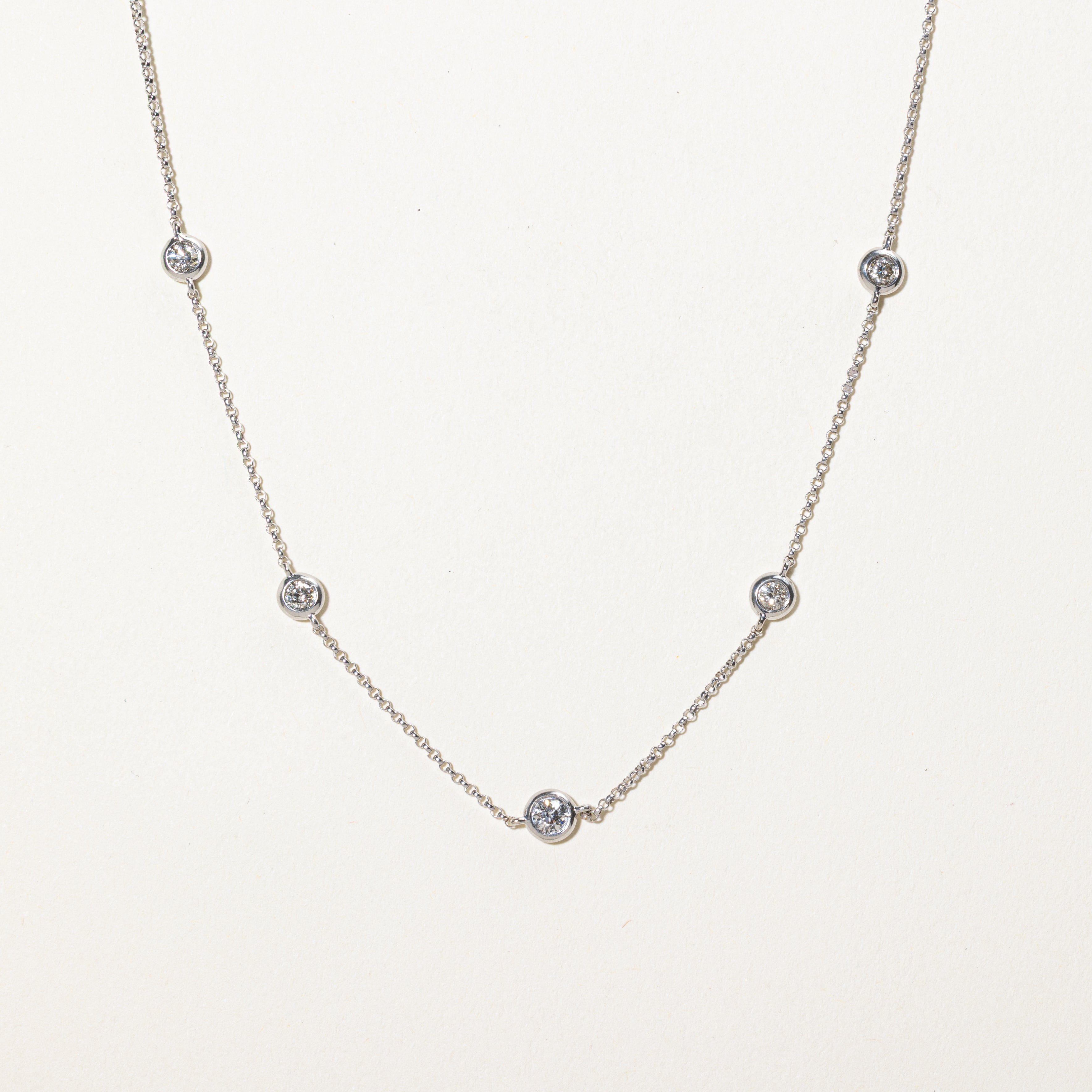 Collier en or blanc serti clos de diamants et chaîne satellite | 0,05 ct au total | 40,6 cm