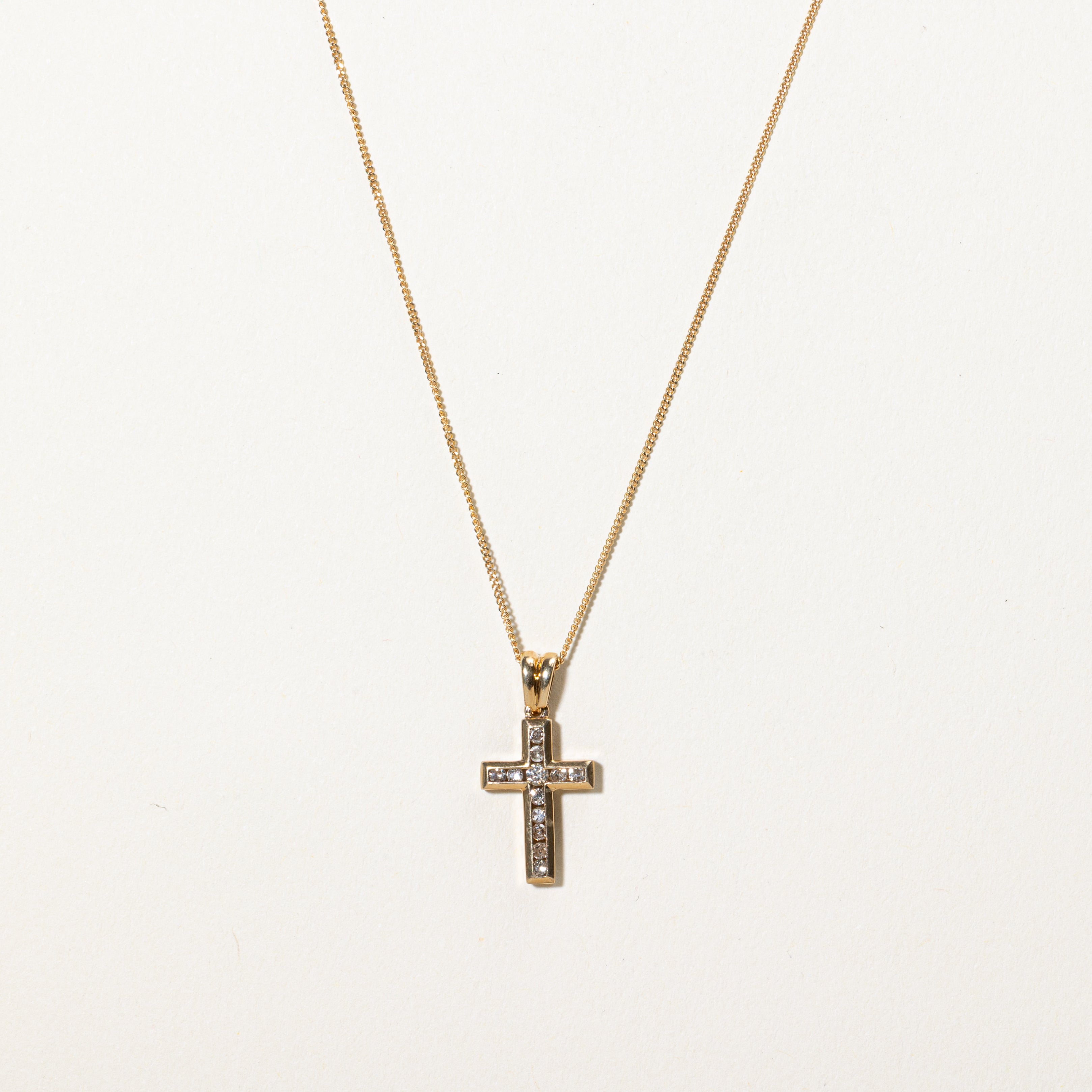 Collier pendentif croix serti de diamants en canal | 0,17 ct | 45,7 cm