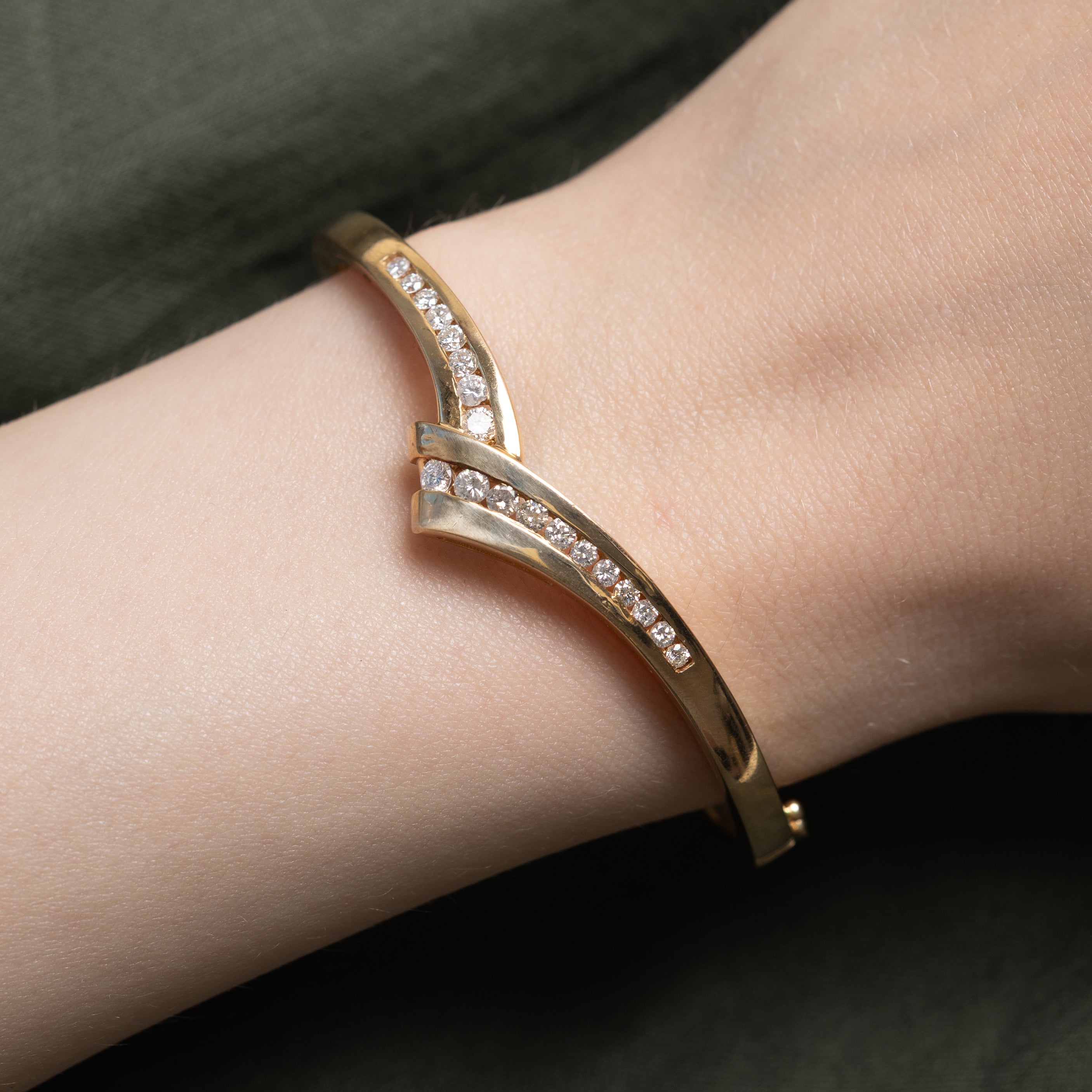 Channel Set Diamond Chevron Cuff | 0.87ctw | 6"