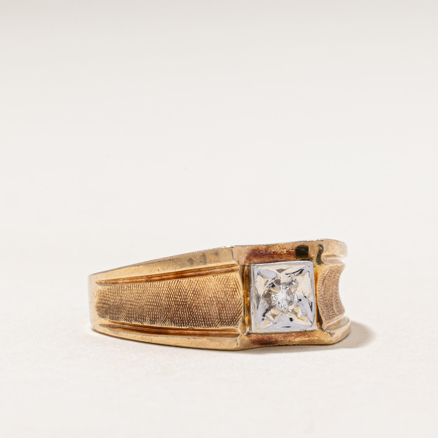 Illusion Set Diamond Textured Ring | 0.05ct | SZ 10