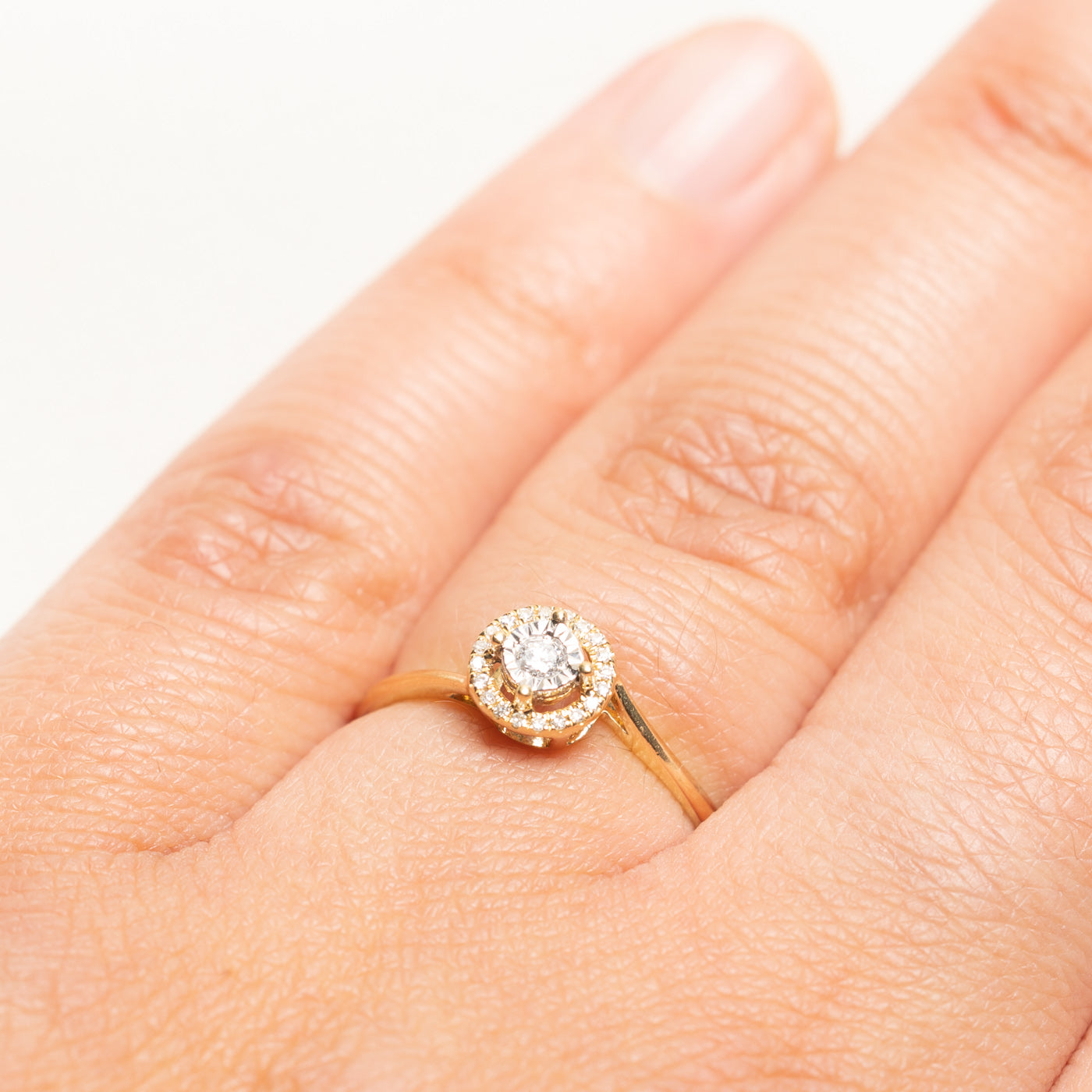 14k Illusion Set Diamond Halo Ring | 0.06ctw | SZ 6.5