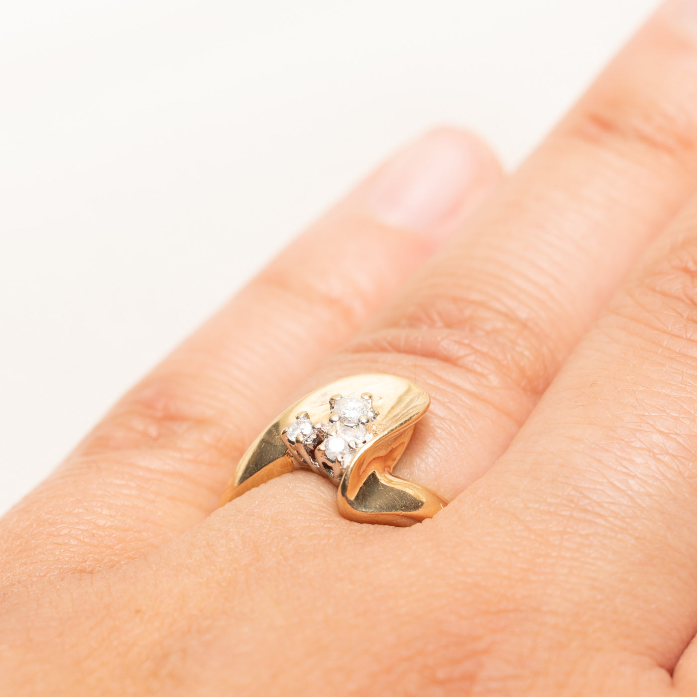Three Stone Diamond Abstract Cocktail Ring | 0.10ctw | SZ 6.5