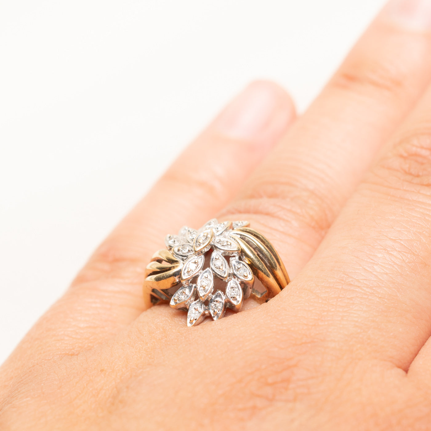 Diamond Cluster Grooved Cocktail Ring | 0.17ctw | SZ 6.5