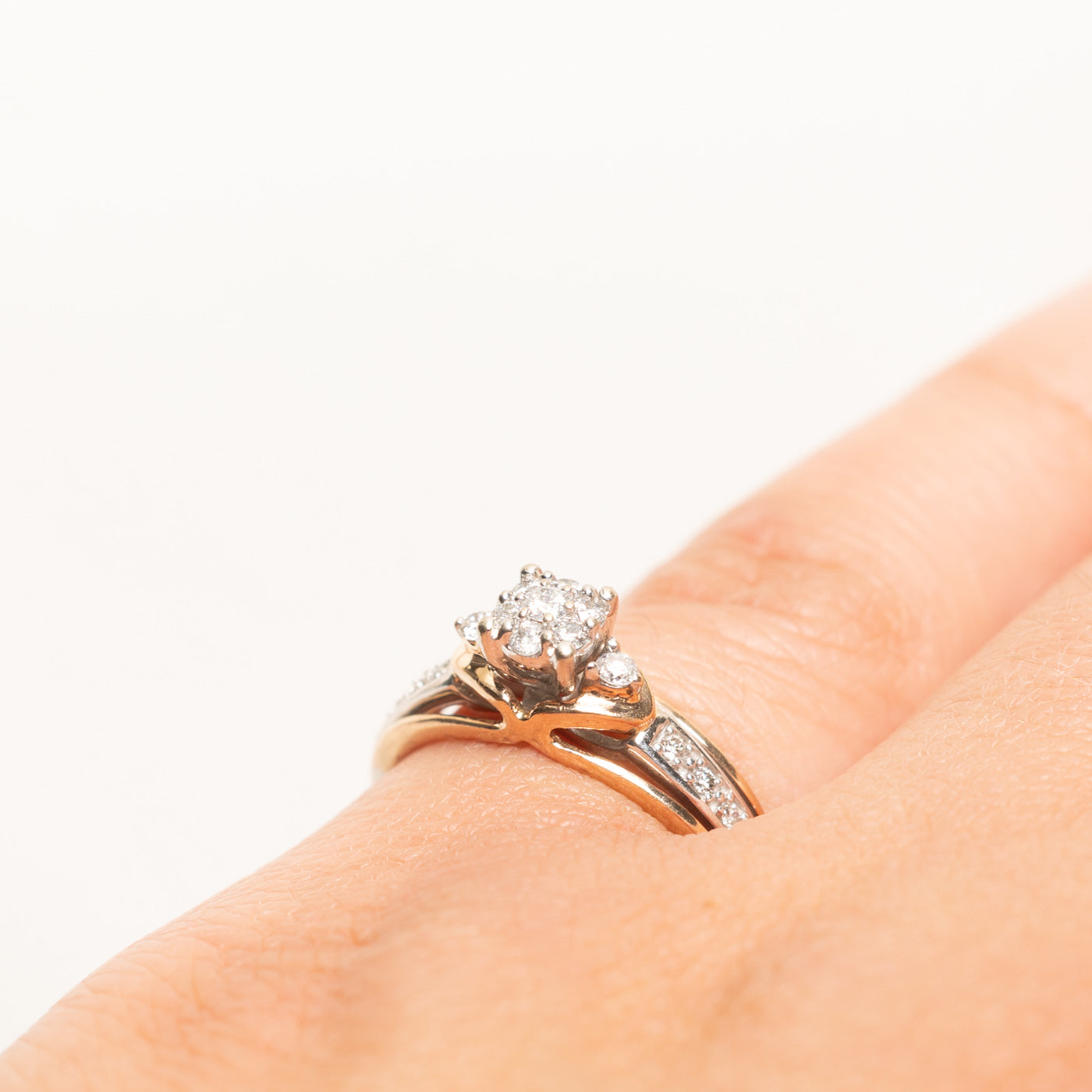 Diamond Round Cluster & Hidden Sapphire Ring | 0.20ctw, 0.005ct | SZ 6