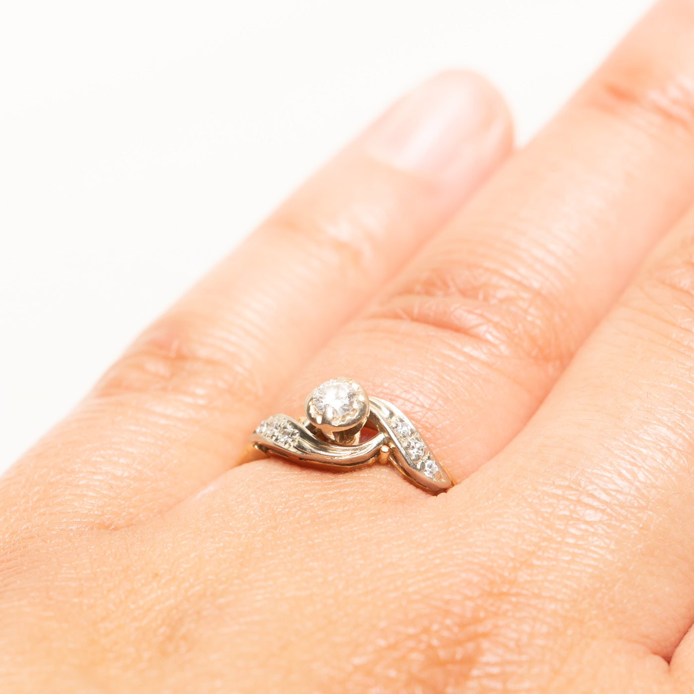 Illusion Set Diamond Bypass Ring | 0.18ctw | SZ 5.5