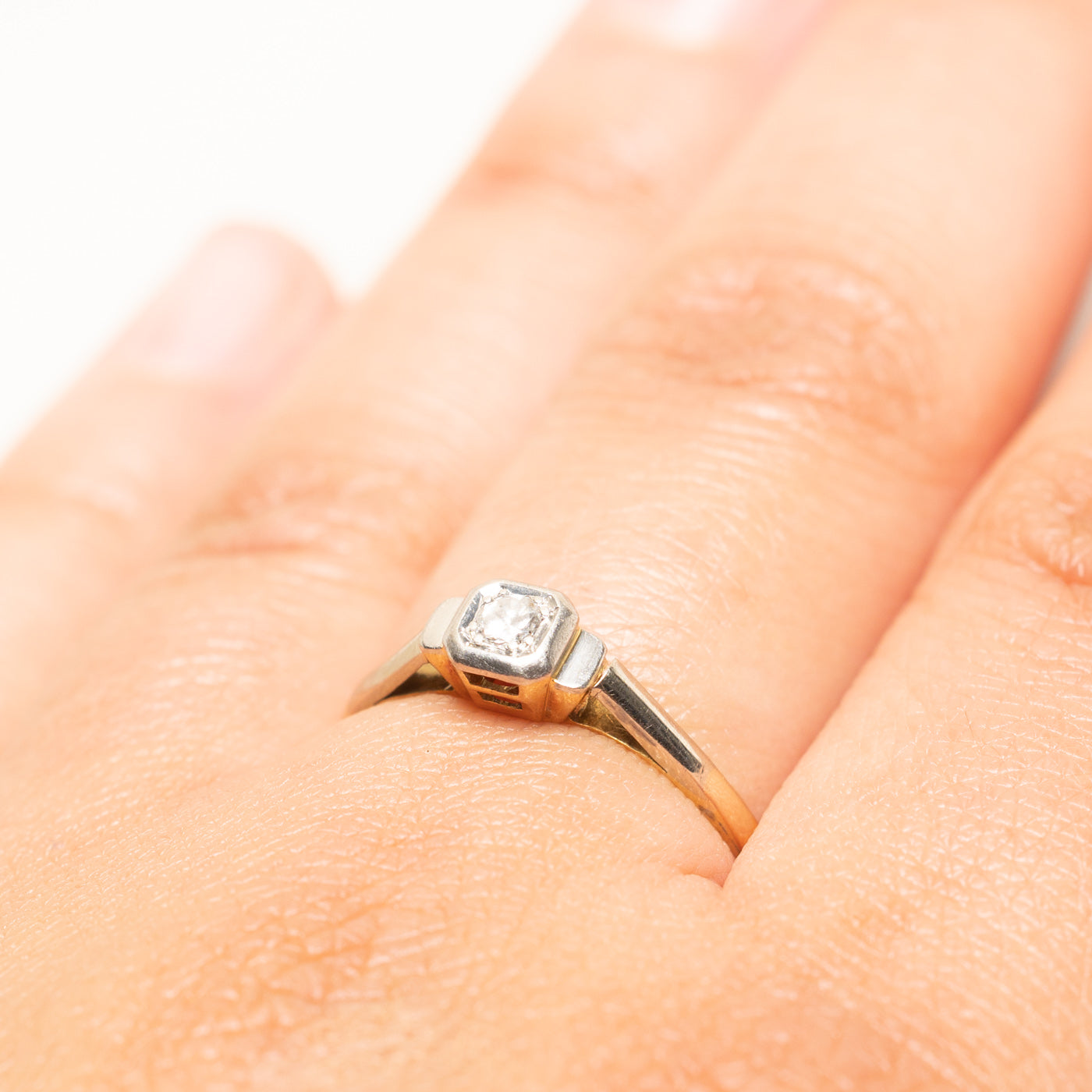 18k Solitaire Diamond Ring | 0.08ct | SZ 8.75
