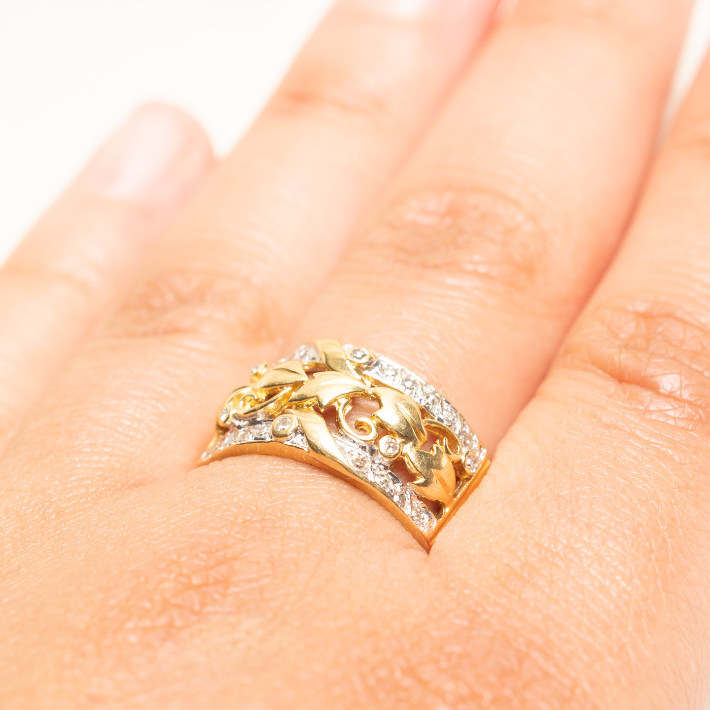 18k Diamond Engraved Vine Band | 0.24ctw | SZ 10.25