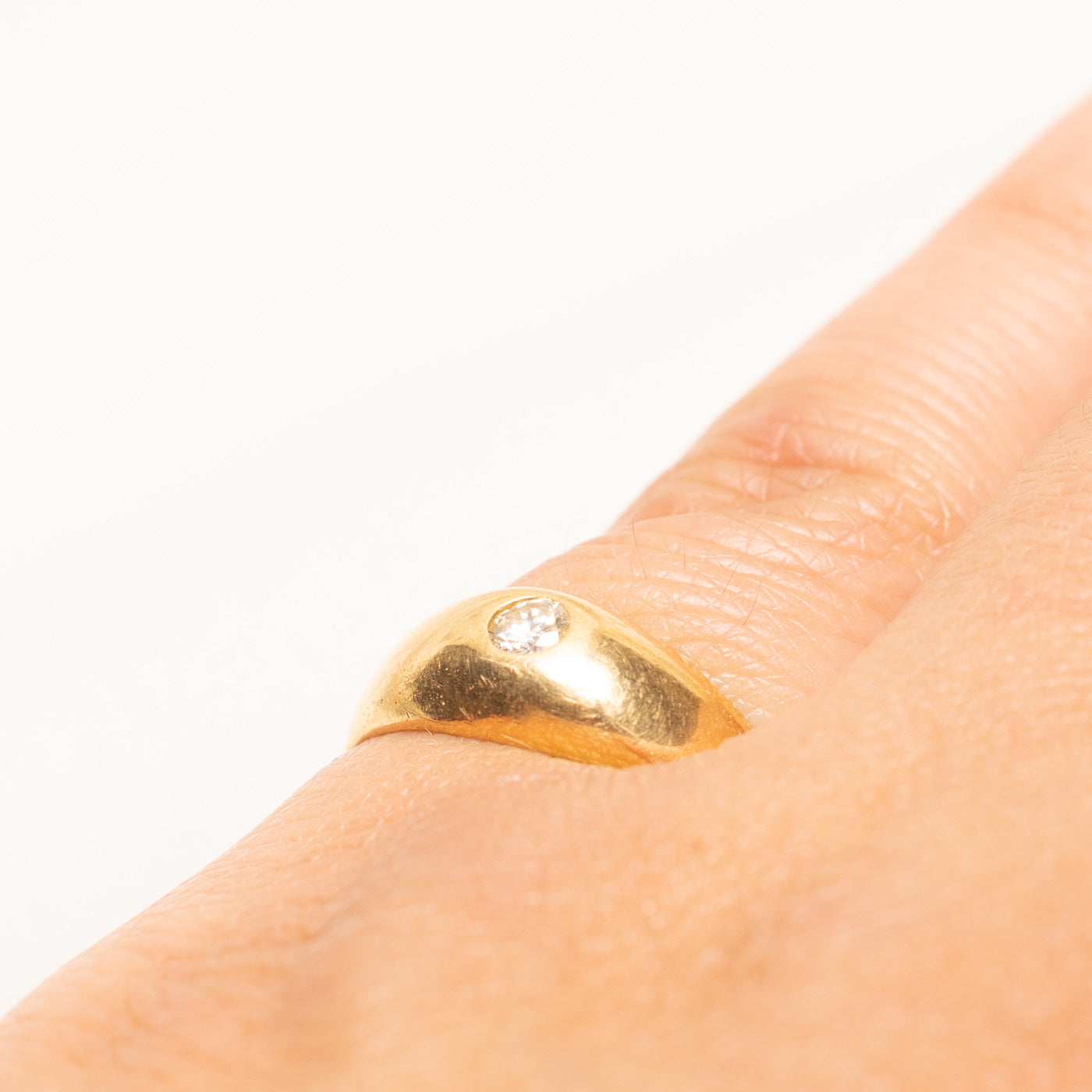 18k Flush Set Diamond Dome Ring | 0.12ct | SZ 5