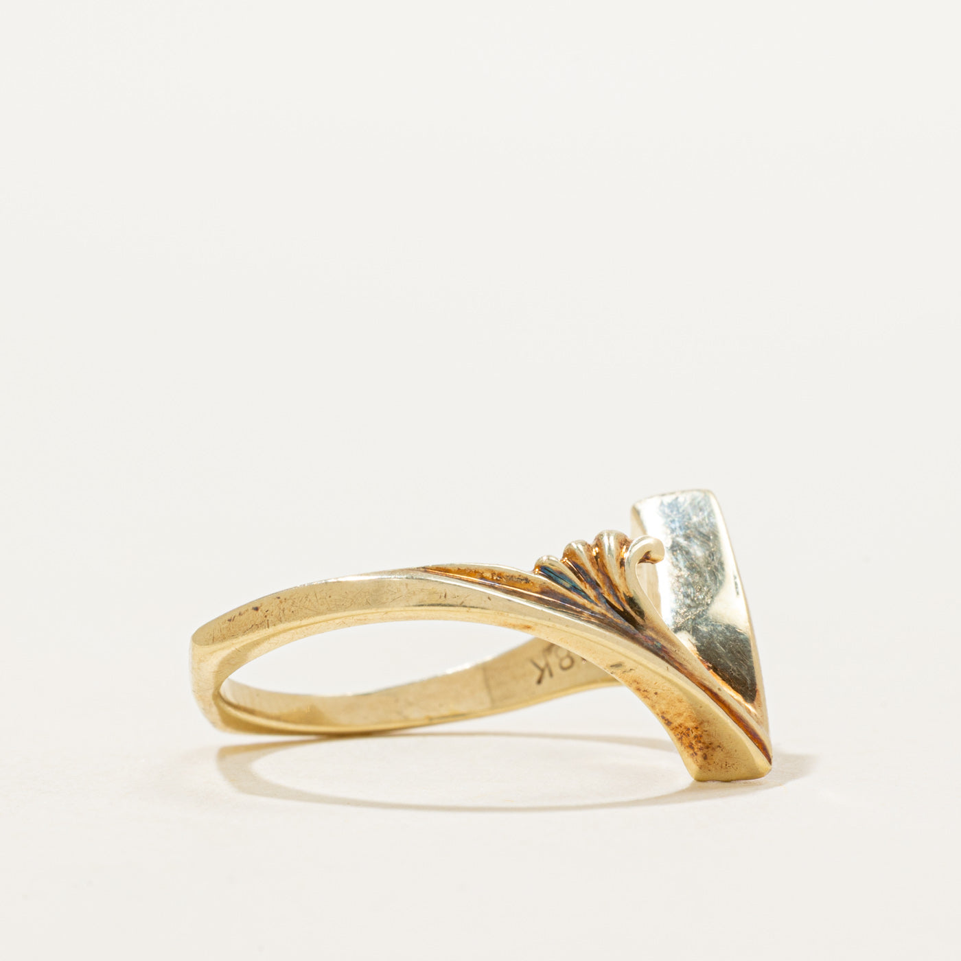 18k Diamond Grooved Chevron Ring | 0.14ctw | SZ 6.25