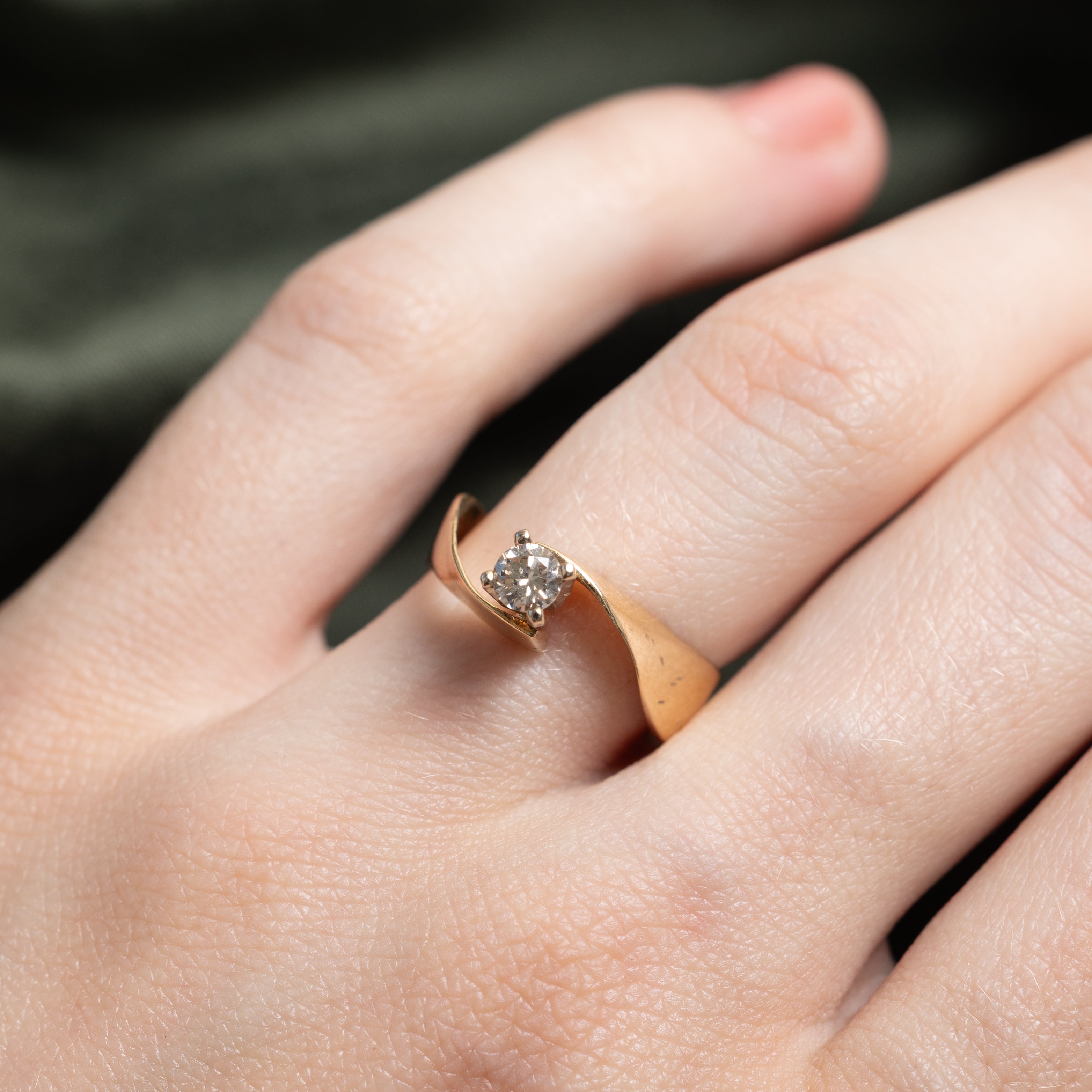 Solitaire Diamond Twisted Bypass Ring | 0.23ct | SZ 5.5