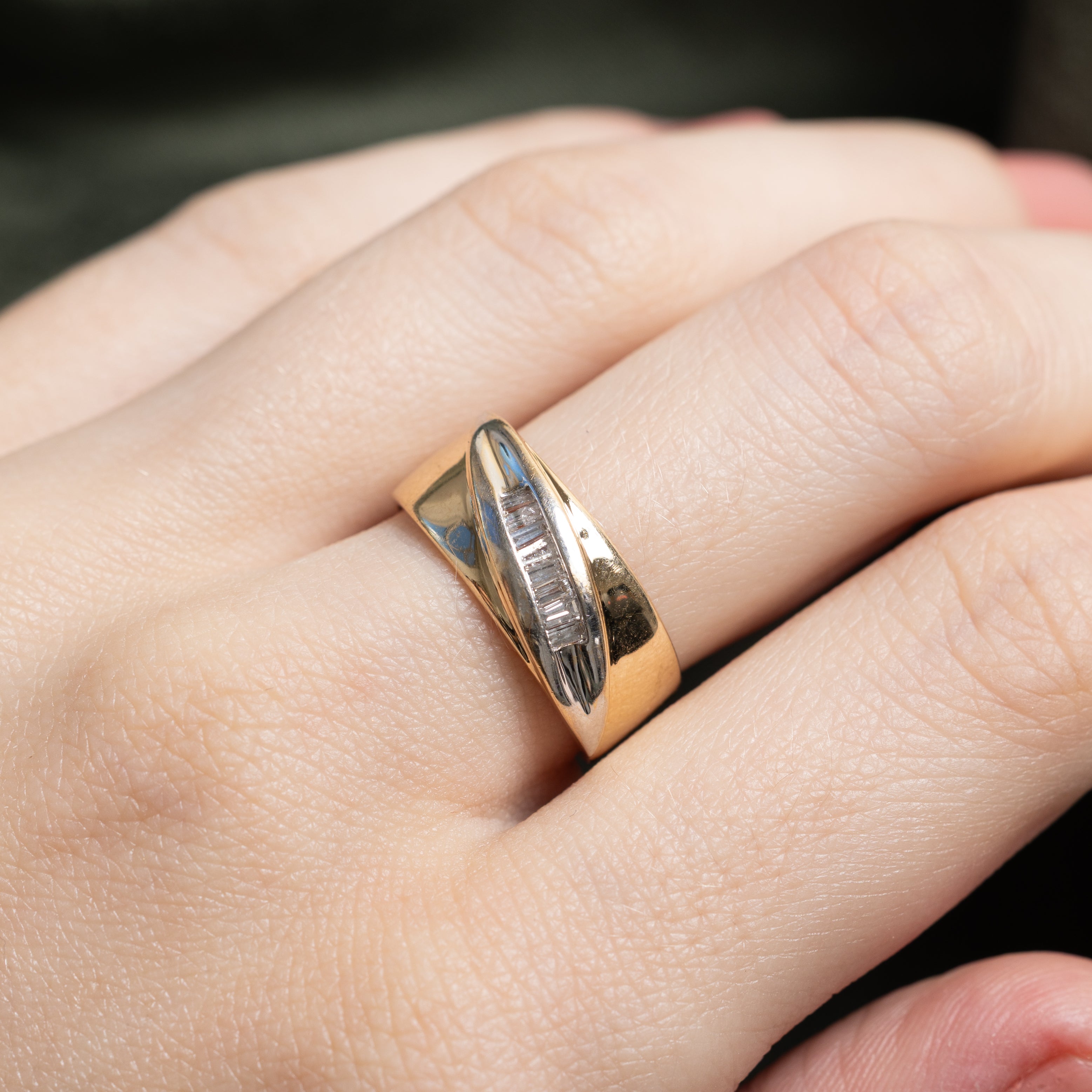 Two Tone Diagonal Diamond Ring | 0.25ctw | SZ 6.75