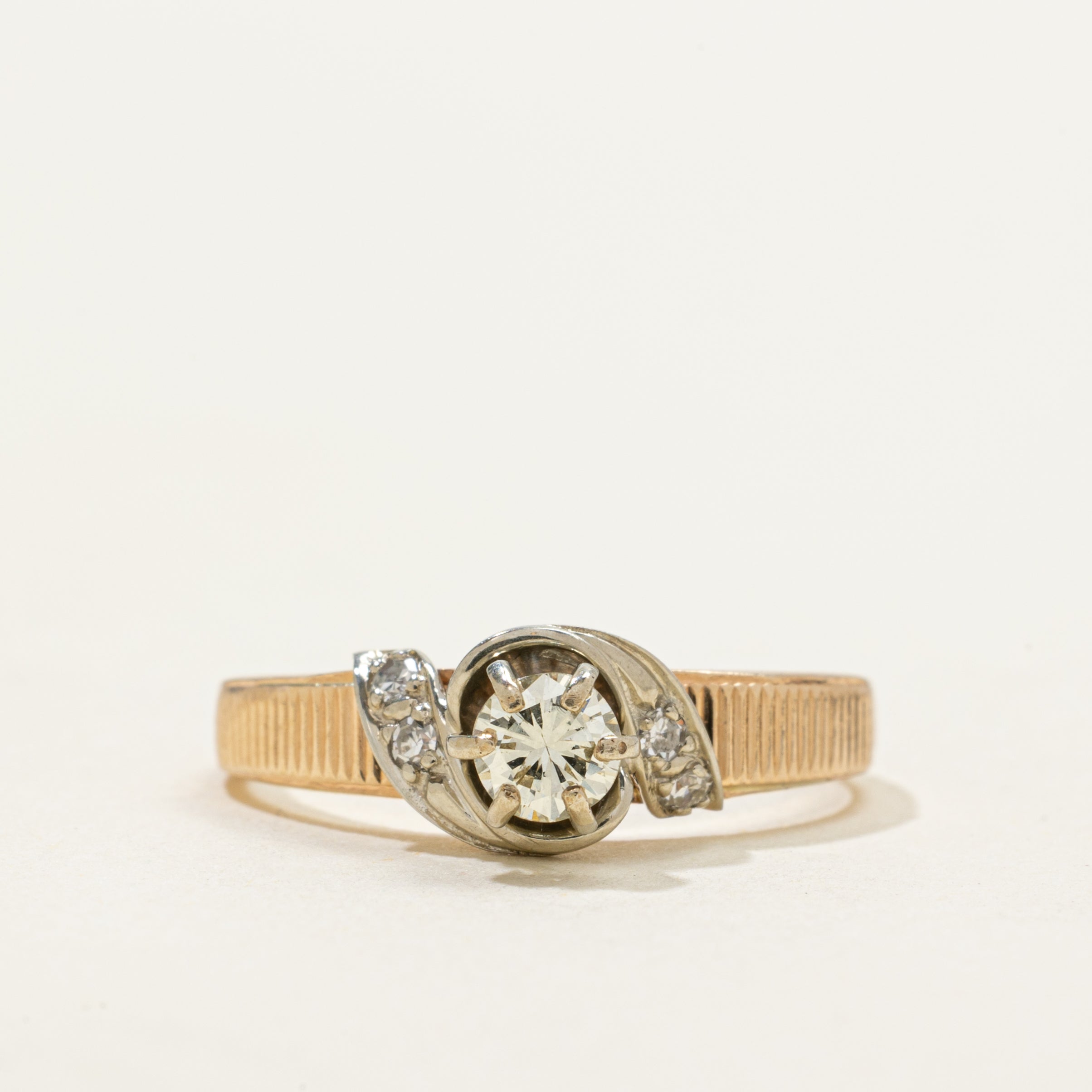 Two Tone Diamond Fluted Ring | 0.32ctw | SZ 6.5