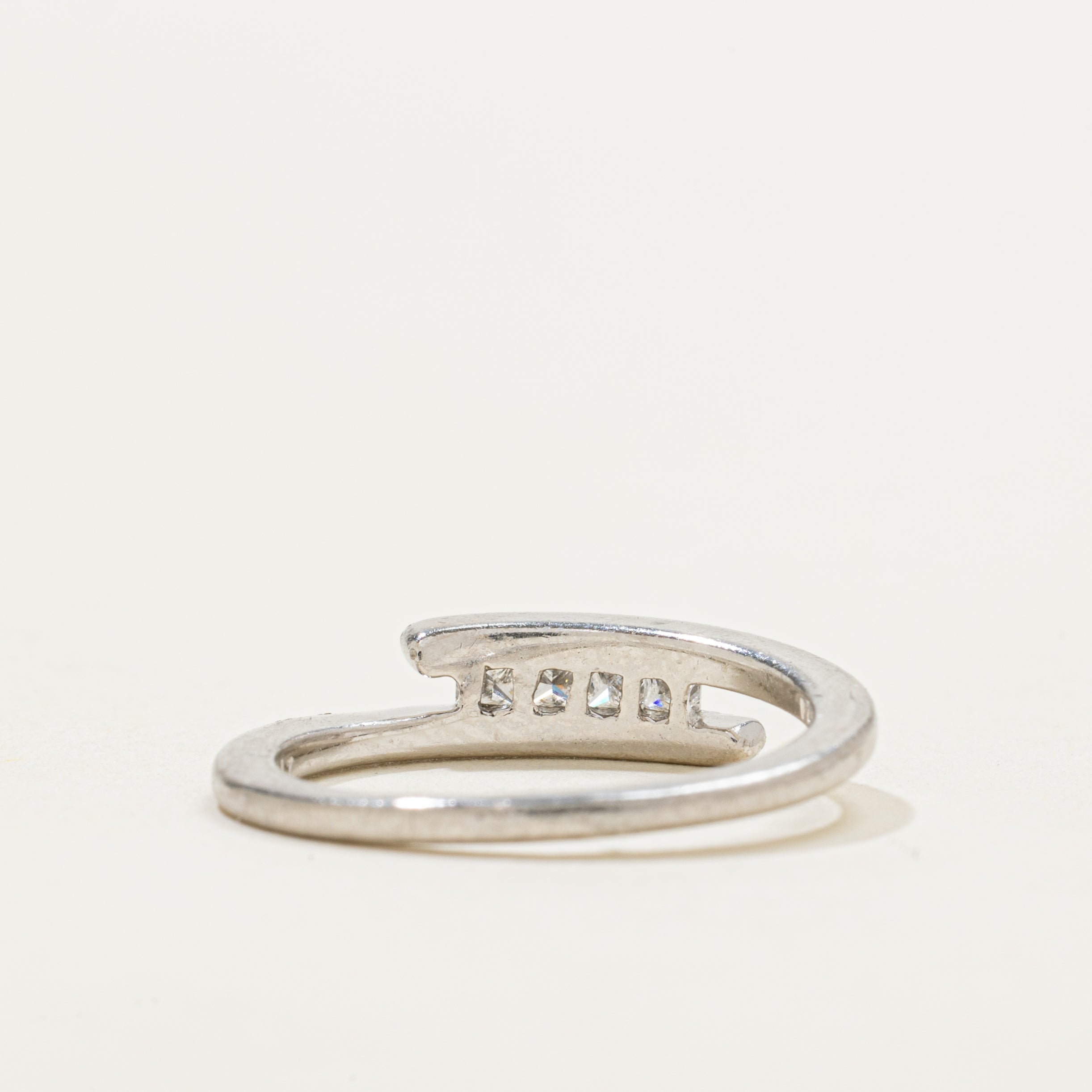 Bague sertie d'un diamant taille princesse | 0,17 ct | Taille 5,25