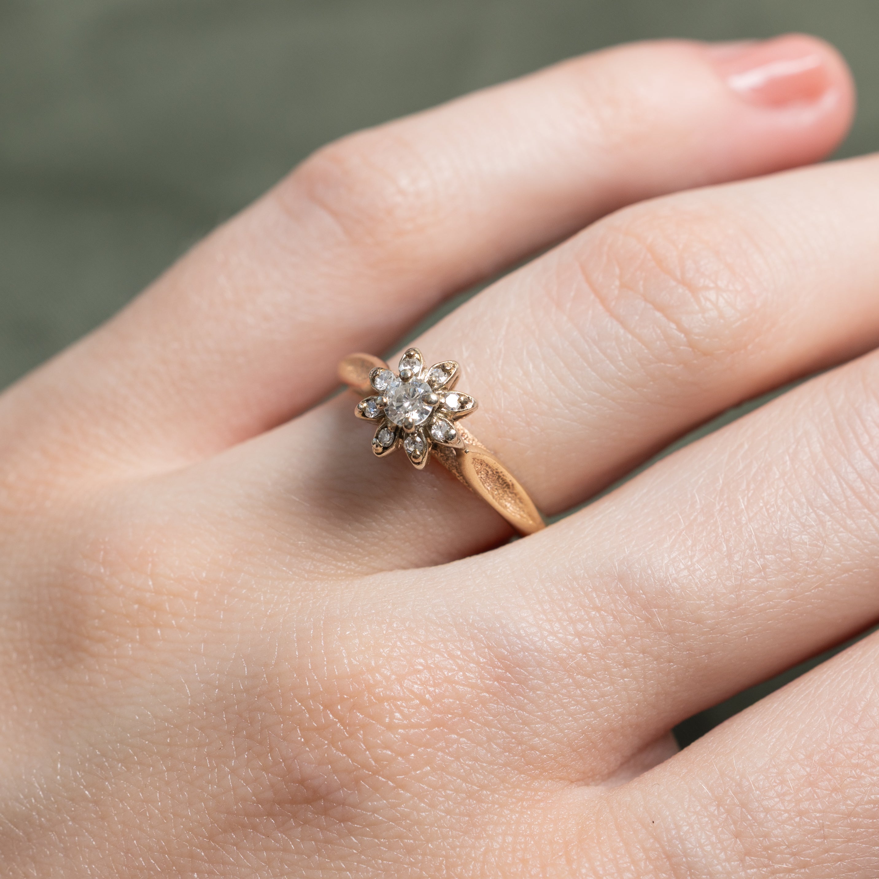 Diamond Petal Textured Ring | 0.25ctw | SZ 6
