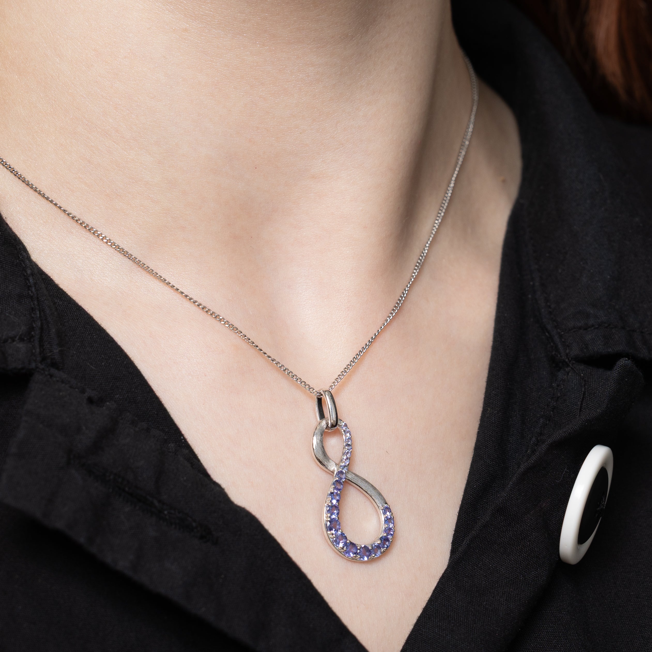 18k Tanzanite Textured Infinity Pendant | 1.01ctw