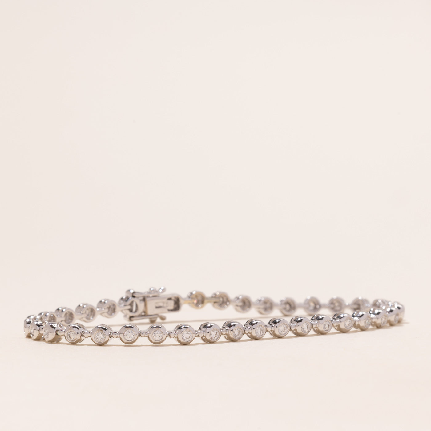 18k White Gold Bezel Set Diamond Tennis Bracelet | 0.55ctw | 6.5"