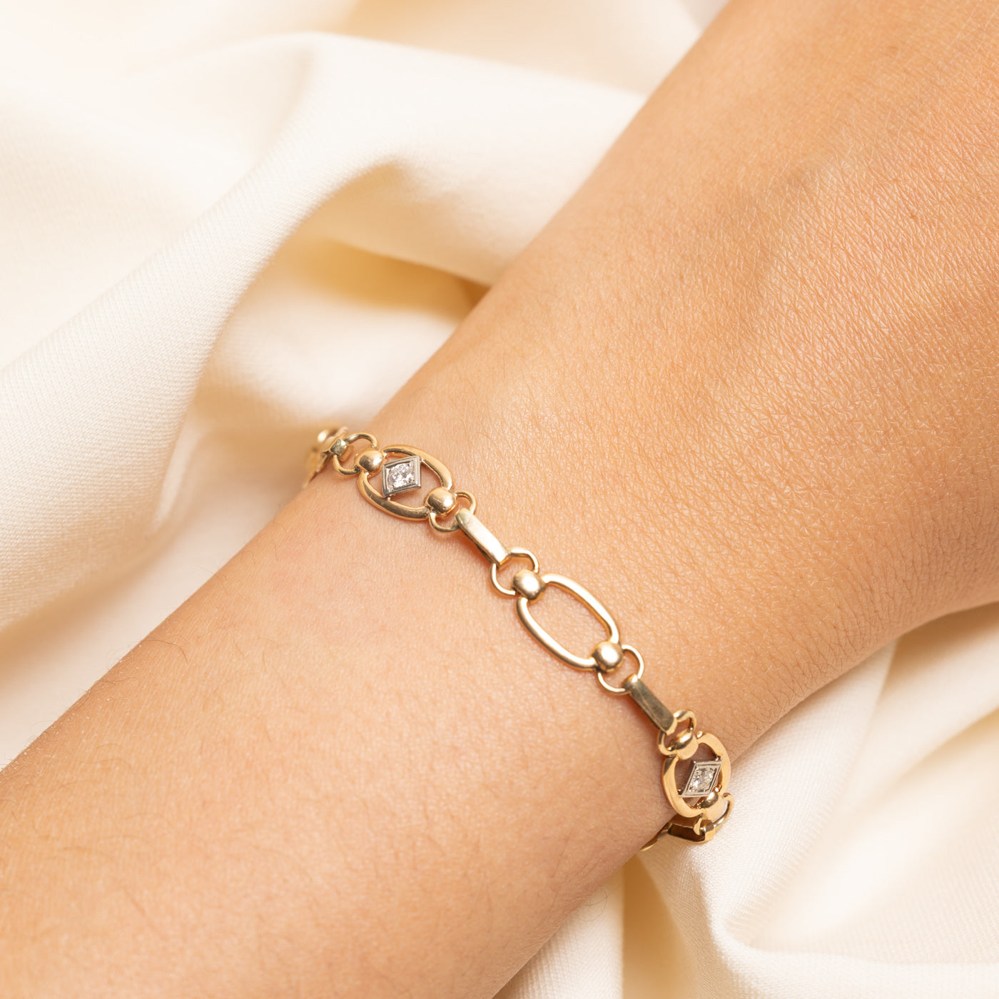 Yellow Gold Diamond Oval Link Bracelet | 0.22ctw | 7.25"