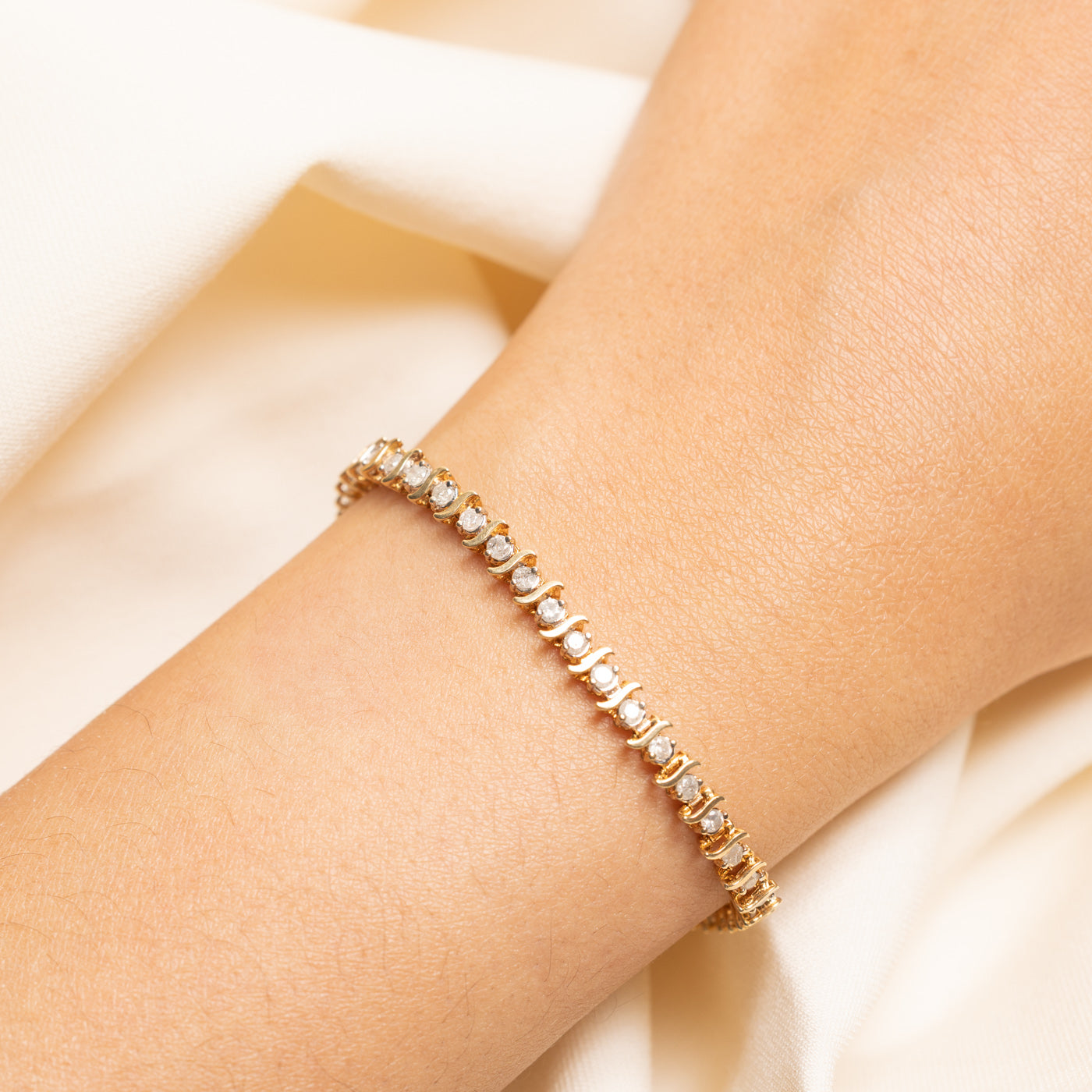 Yellow Gold Diamond Wave Tennis Bracelet | 1.80ctw | 7"