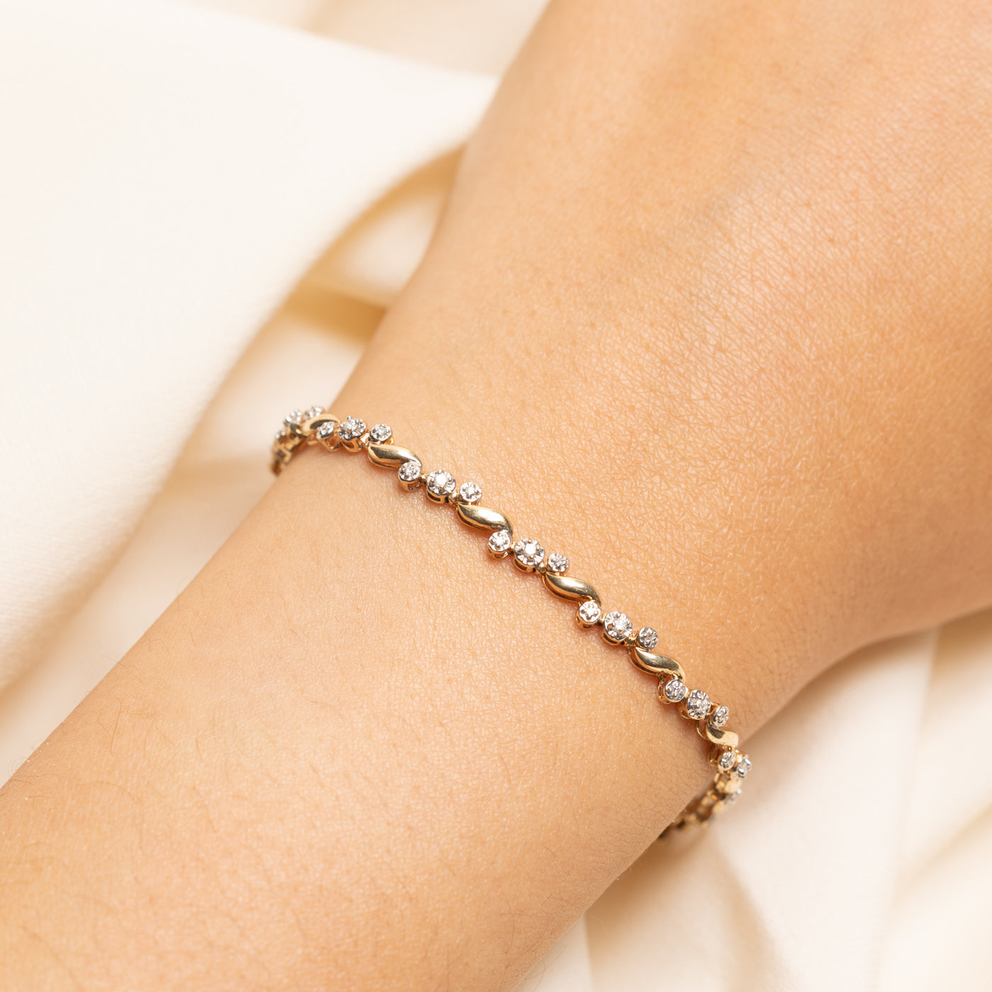 Illusion Set Diamond Wave Bracelet | 0.25ctw | 6.25"