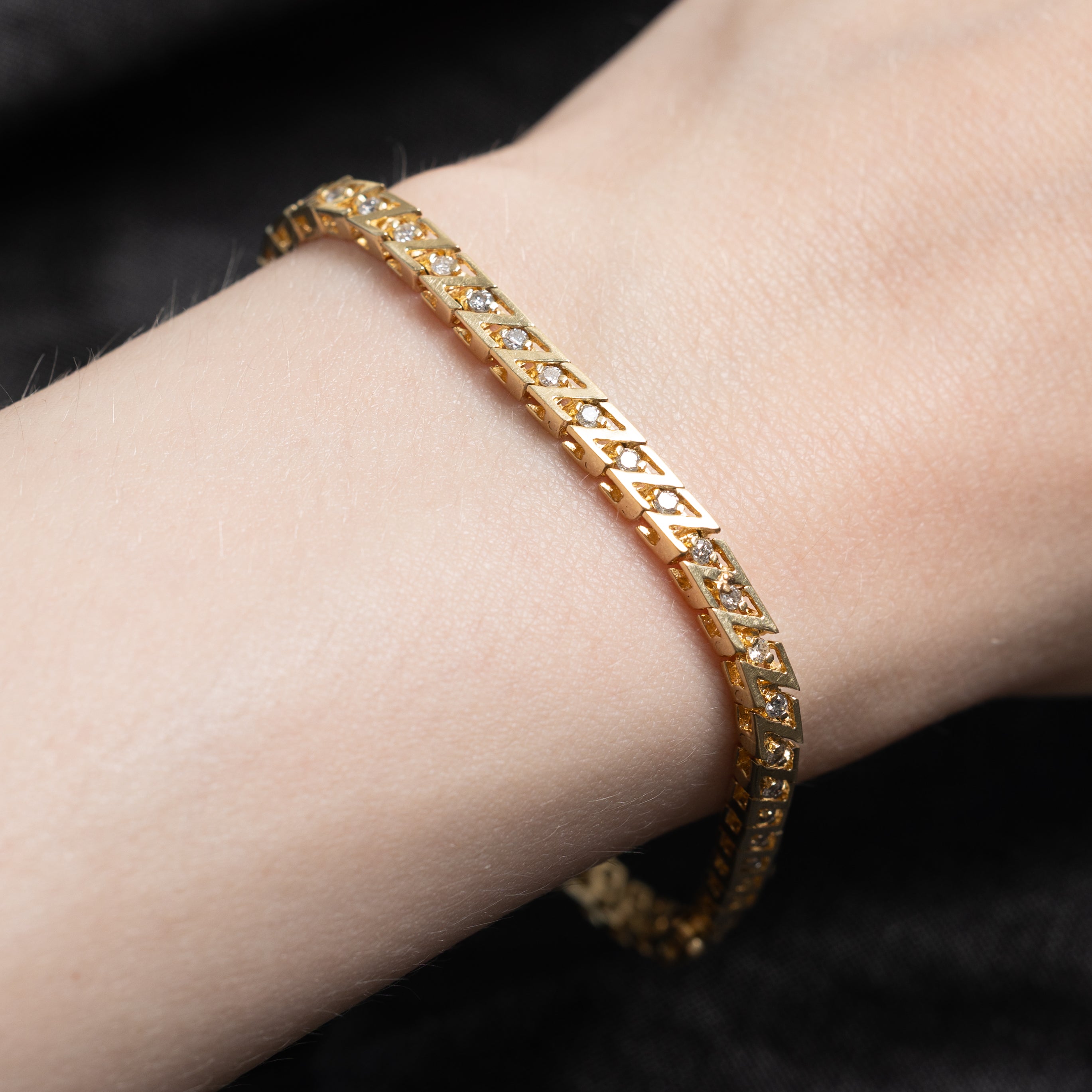Yellow Gold Diamond Zigzag Tennis Bracelet | 0.94ctw | 7"