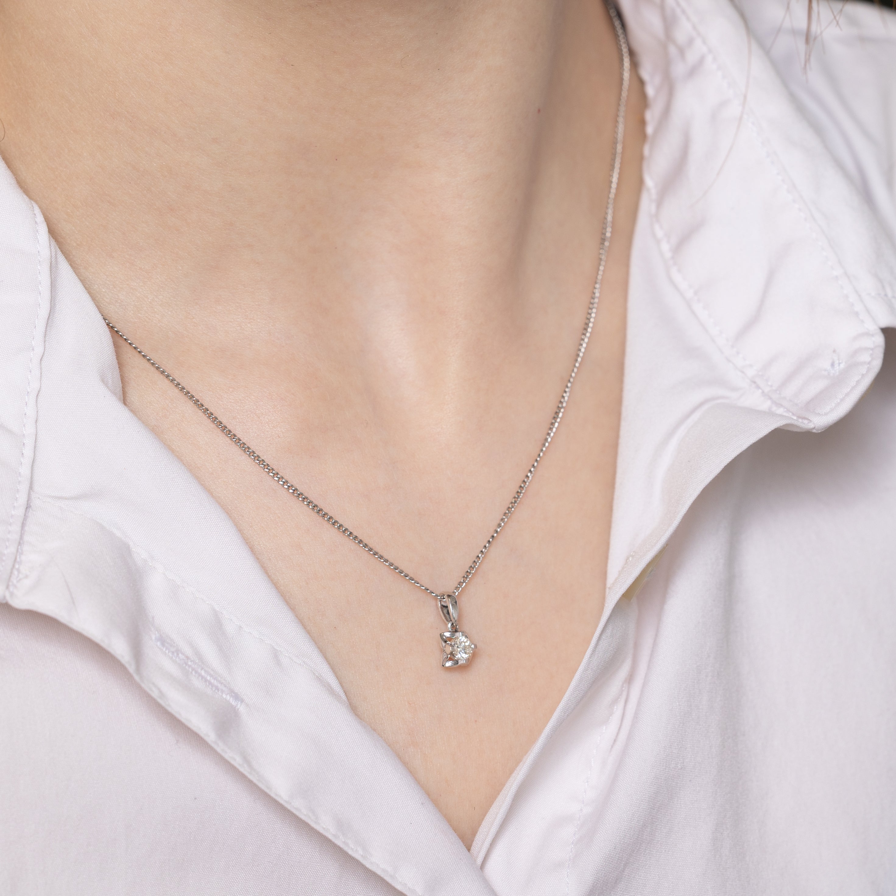 18k Solitaire Diamond Pendant | 0.22ct