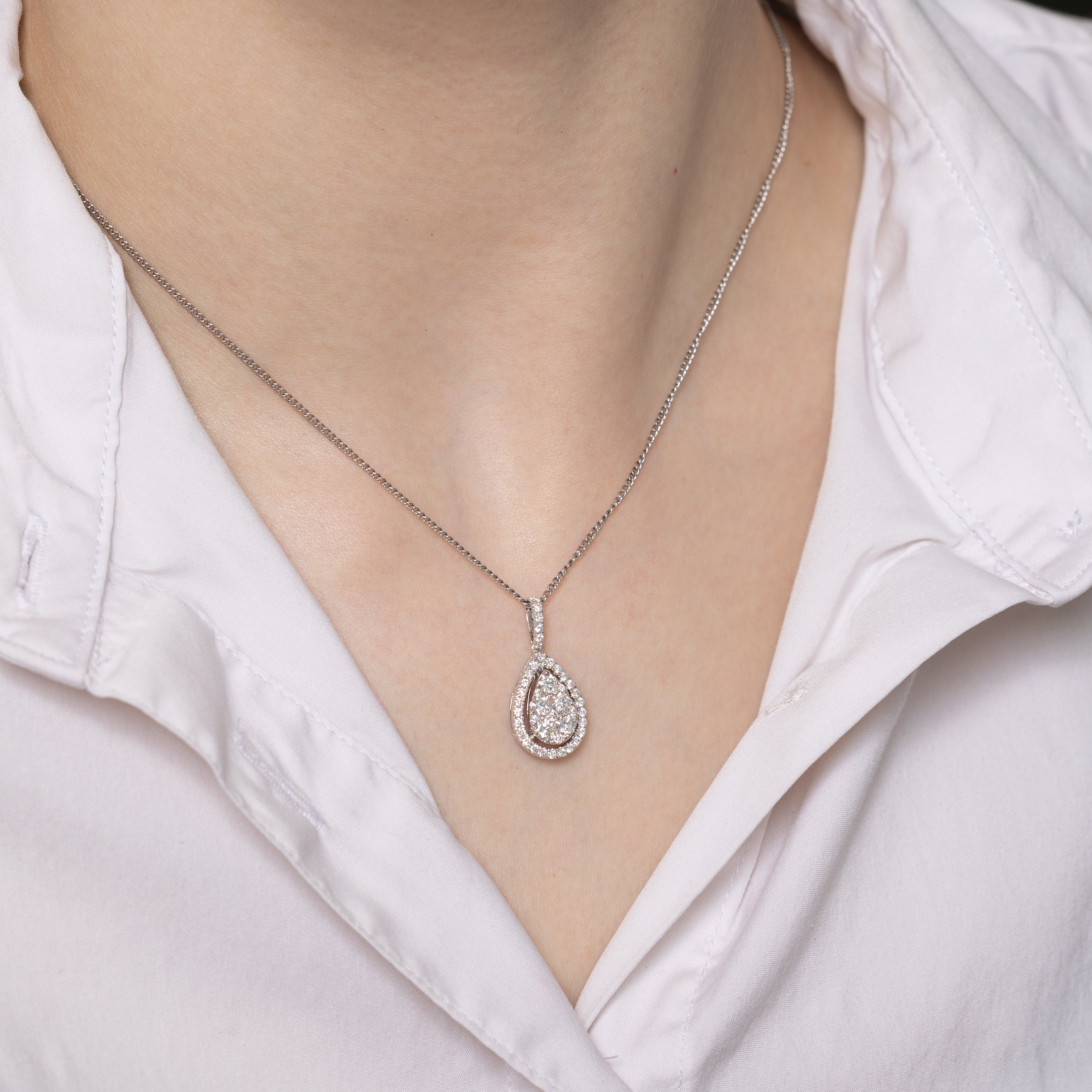 18k Illusion Set Diamond Pear Shaped Pendant | 0.97ctw