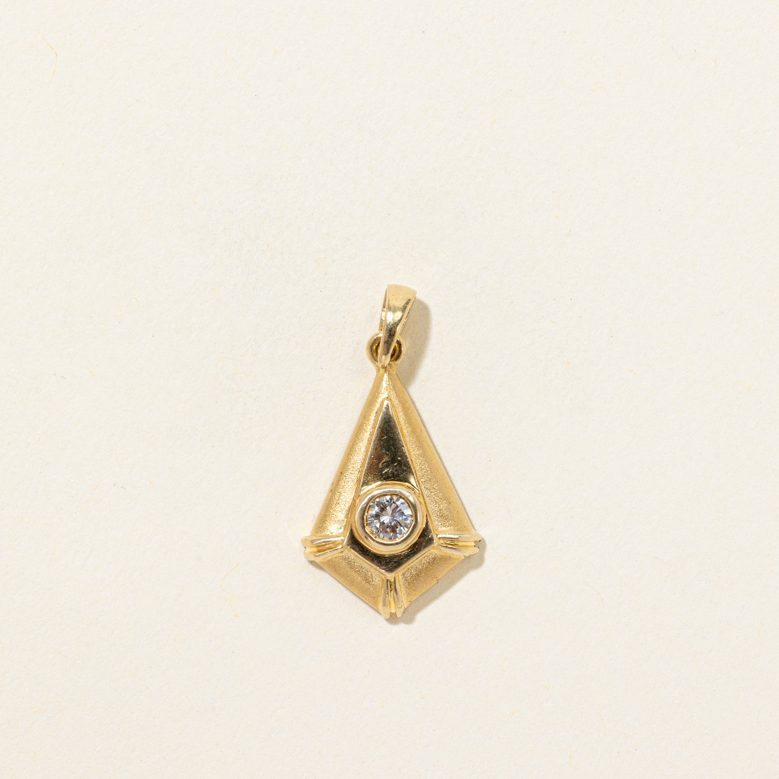 18k Bezel Set Diamond Arrowhead Pendant | 0.14ct