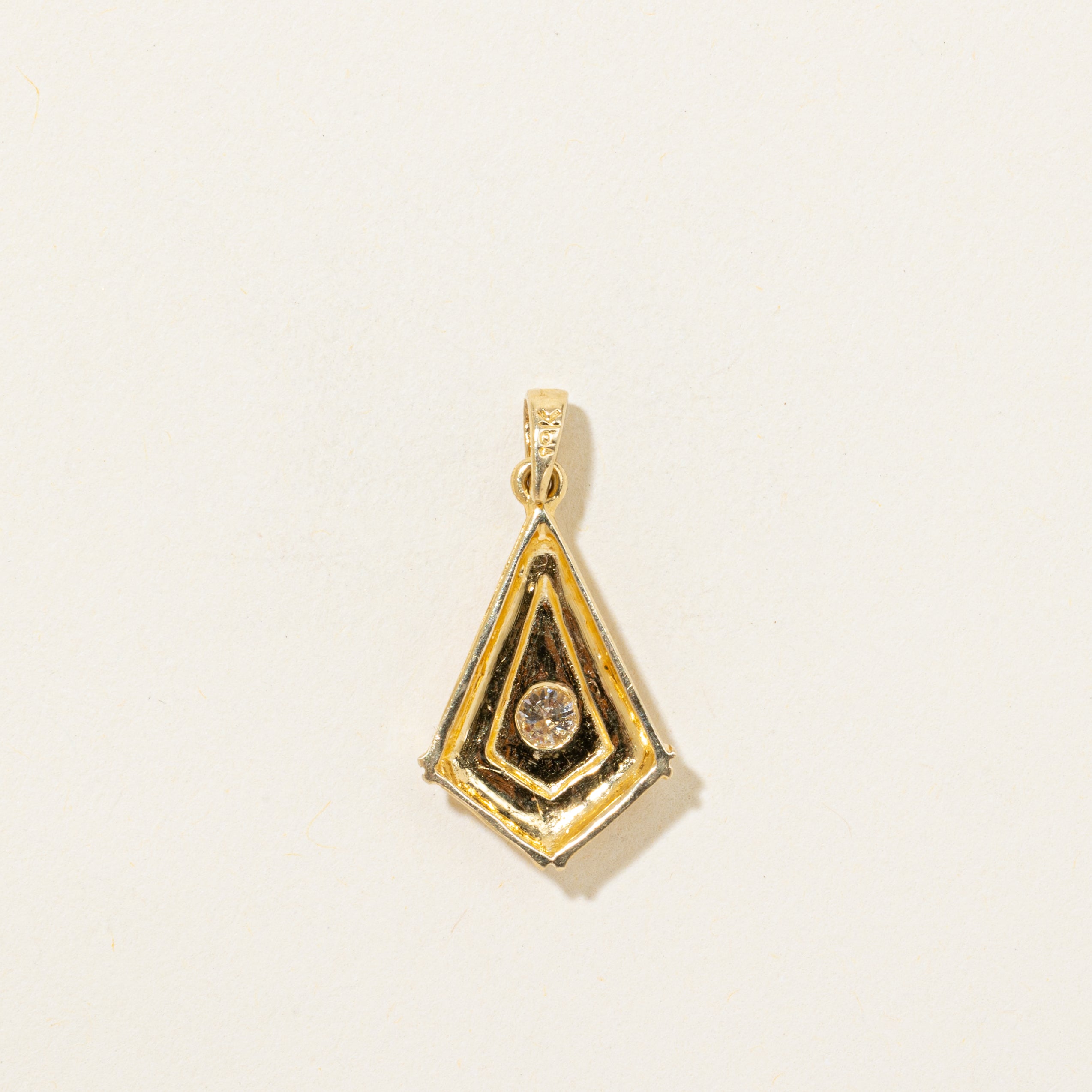 18k Bezel Set Diamond Arrowhead Pendant | 0.14ct