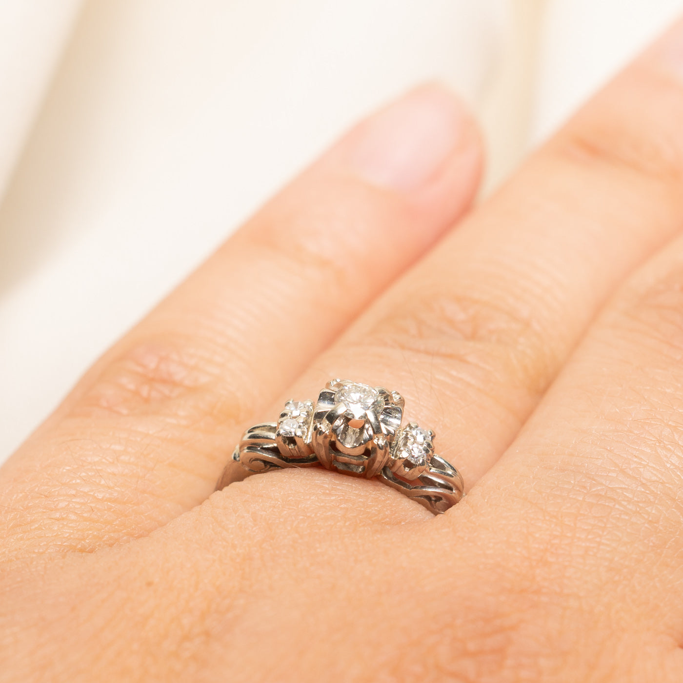 18k Illusion Set Diamond Accented Ring | 0.21ctw | SZ 6.5
