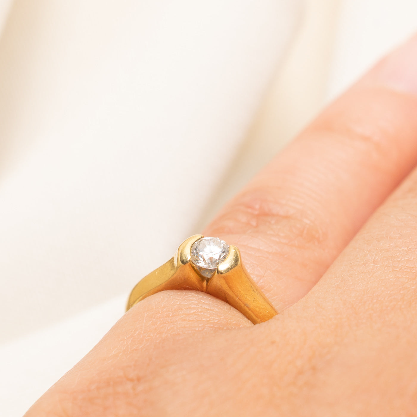 18k Tension Set Solitaire Diamond Ring | 0.32ct | SZ 4.5