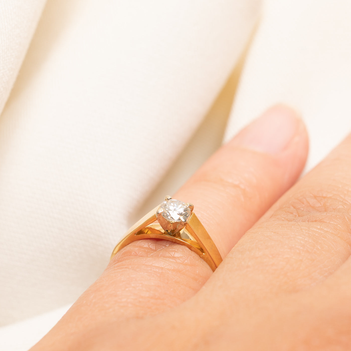 18k Solitaire Diamond Tapered Ring | 0.30ct | SZ 3.75