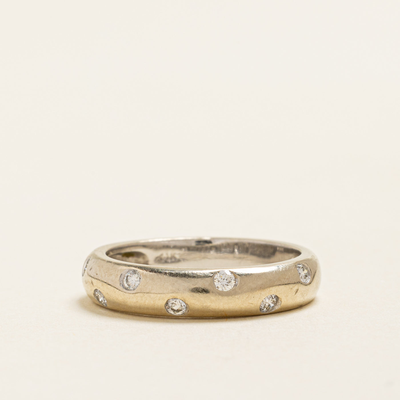 Flush Set Scattered Diamond Band | 0.21ctw | SZ 7