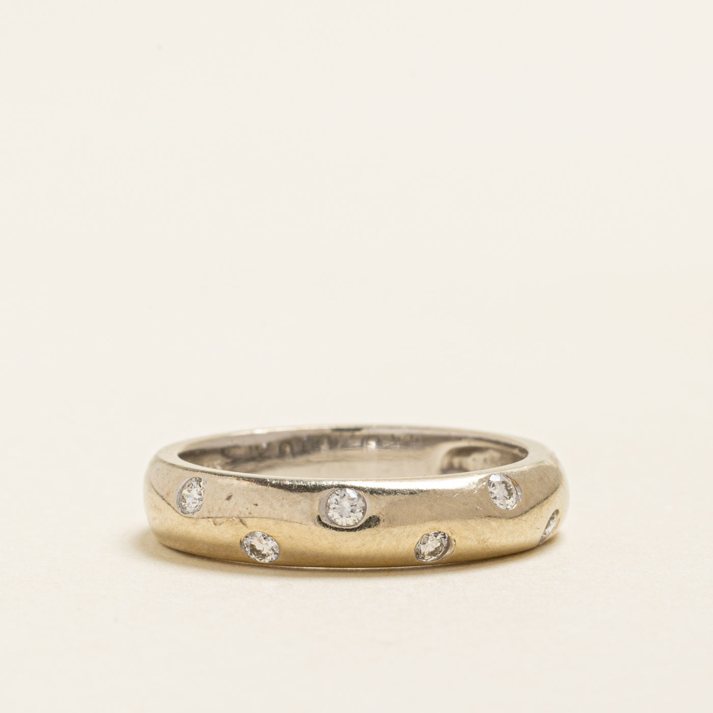 Flush Set Scattered Diamond Band | 0.21ctw | SZ 7