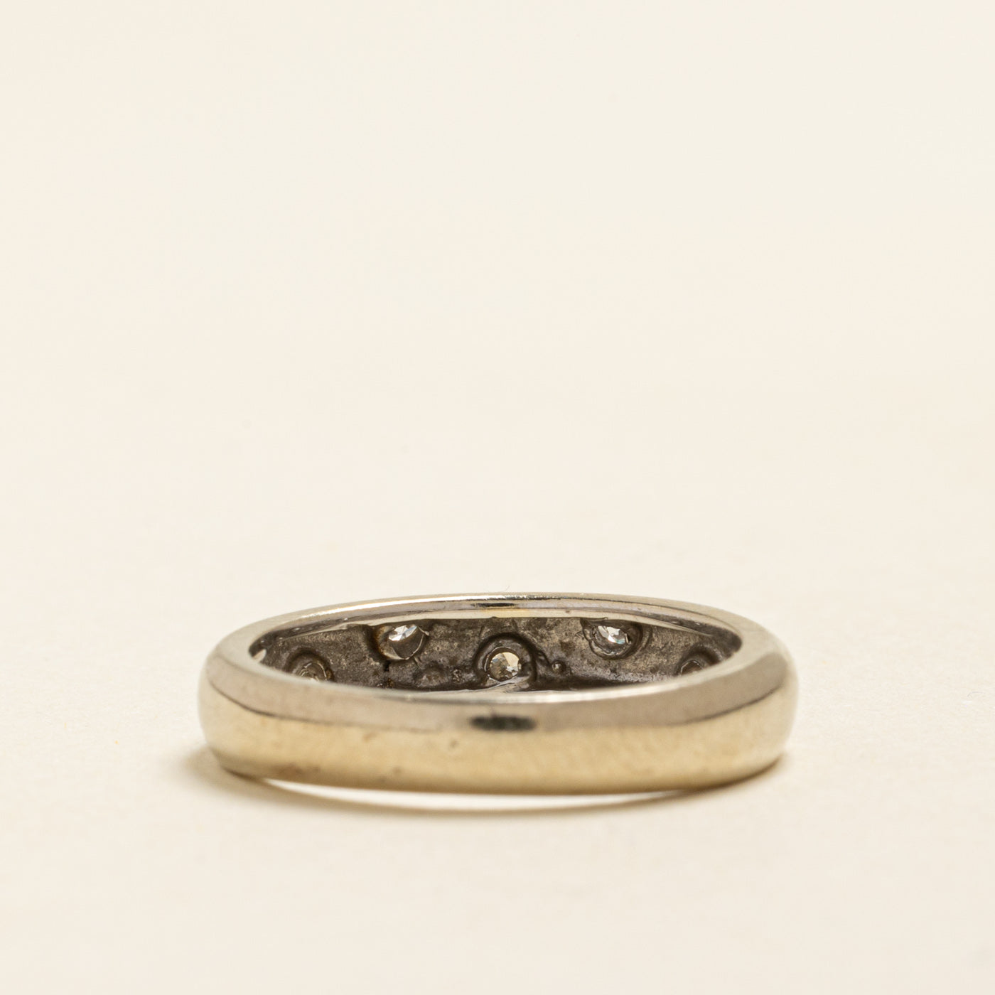 Flush Set Scattered Diamond Band | 0.21ctw | SZ 7